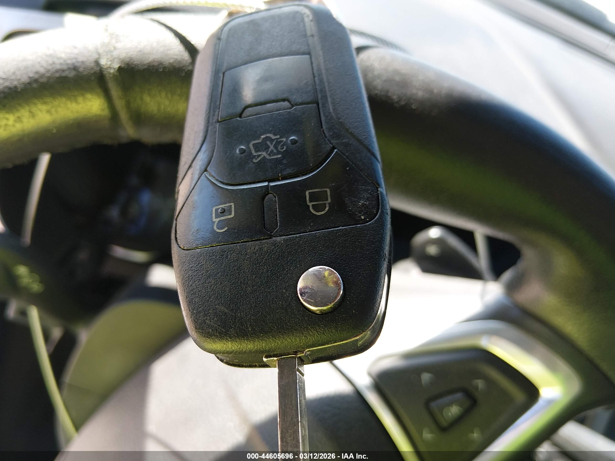FORD FUSION image 11