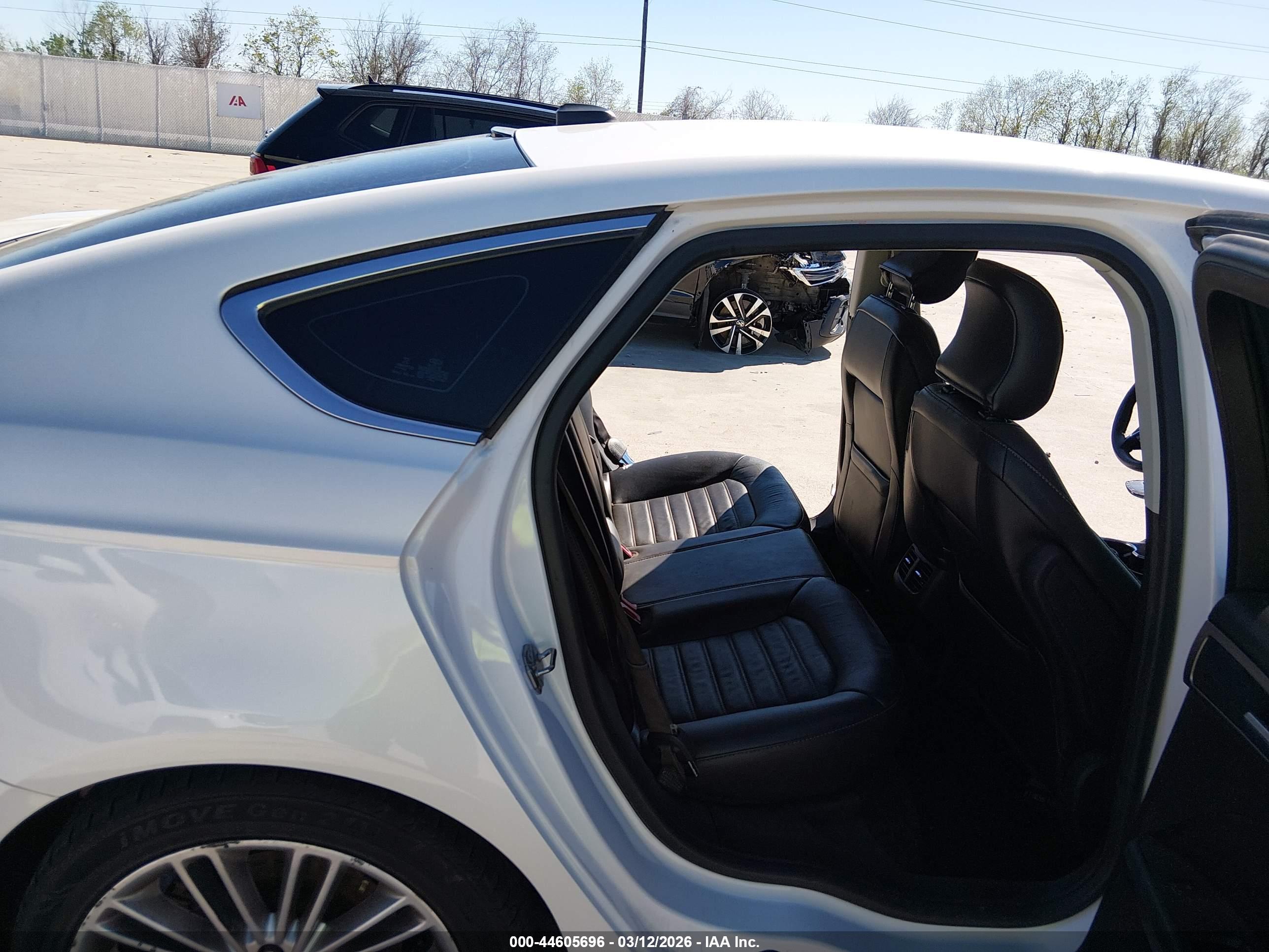 FORD FUSION image 8