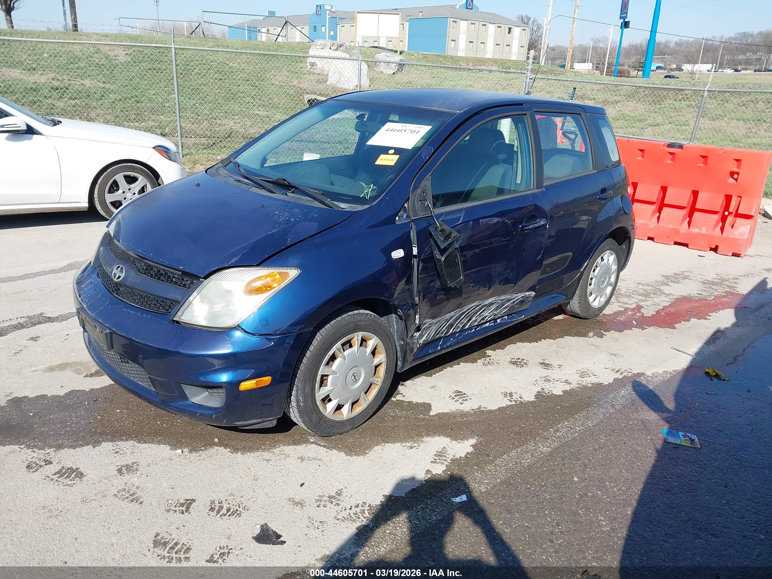 SCION XA image 2