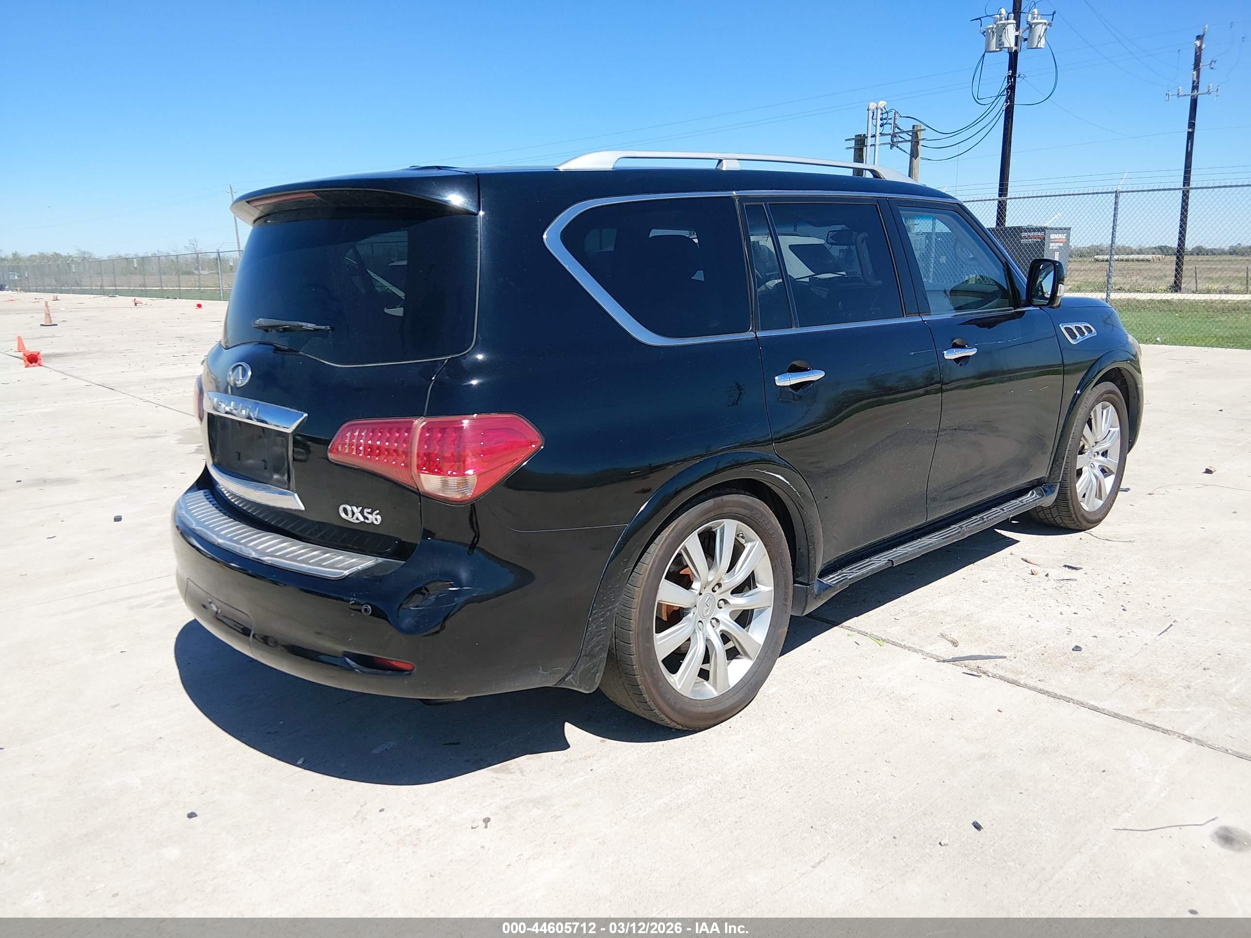 INFINITI QX56 image 4