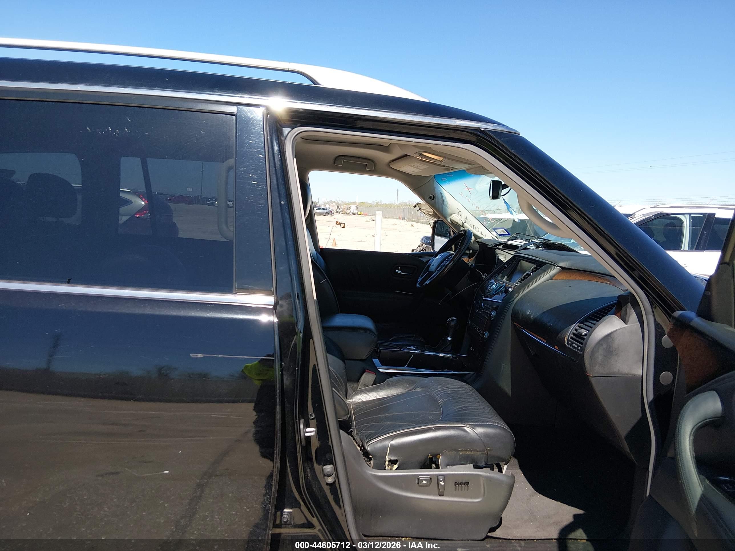 INFINITI QX56 image 5