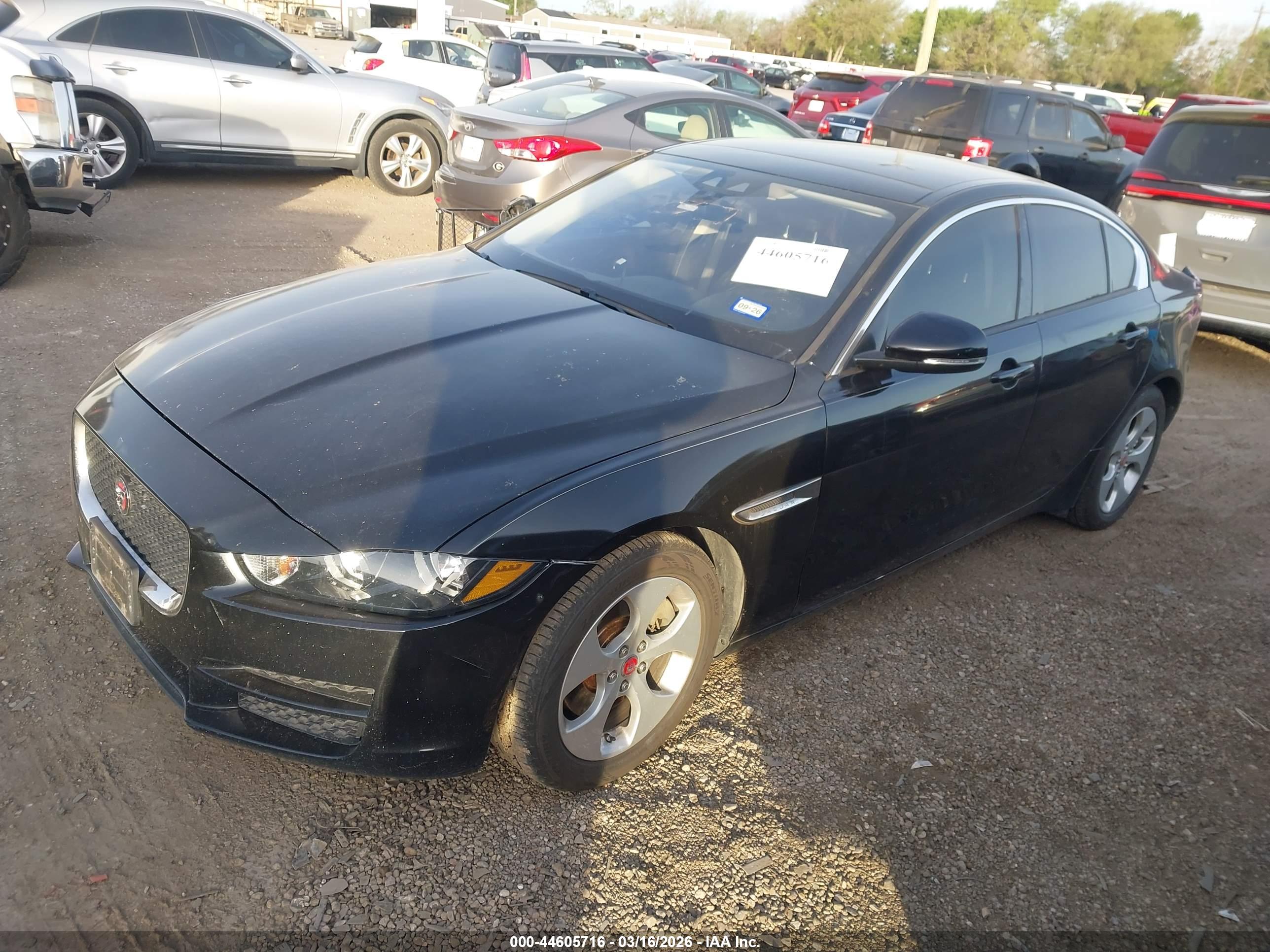 JAGUAR XE image 2