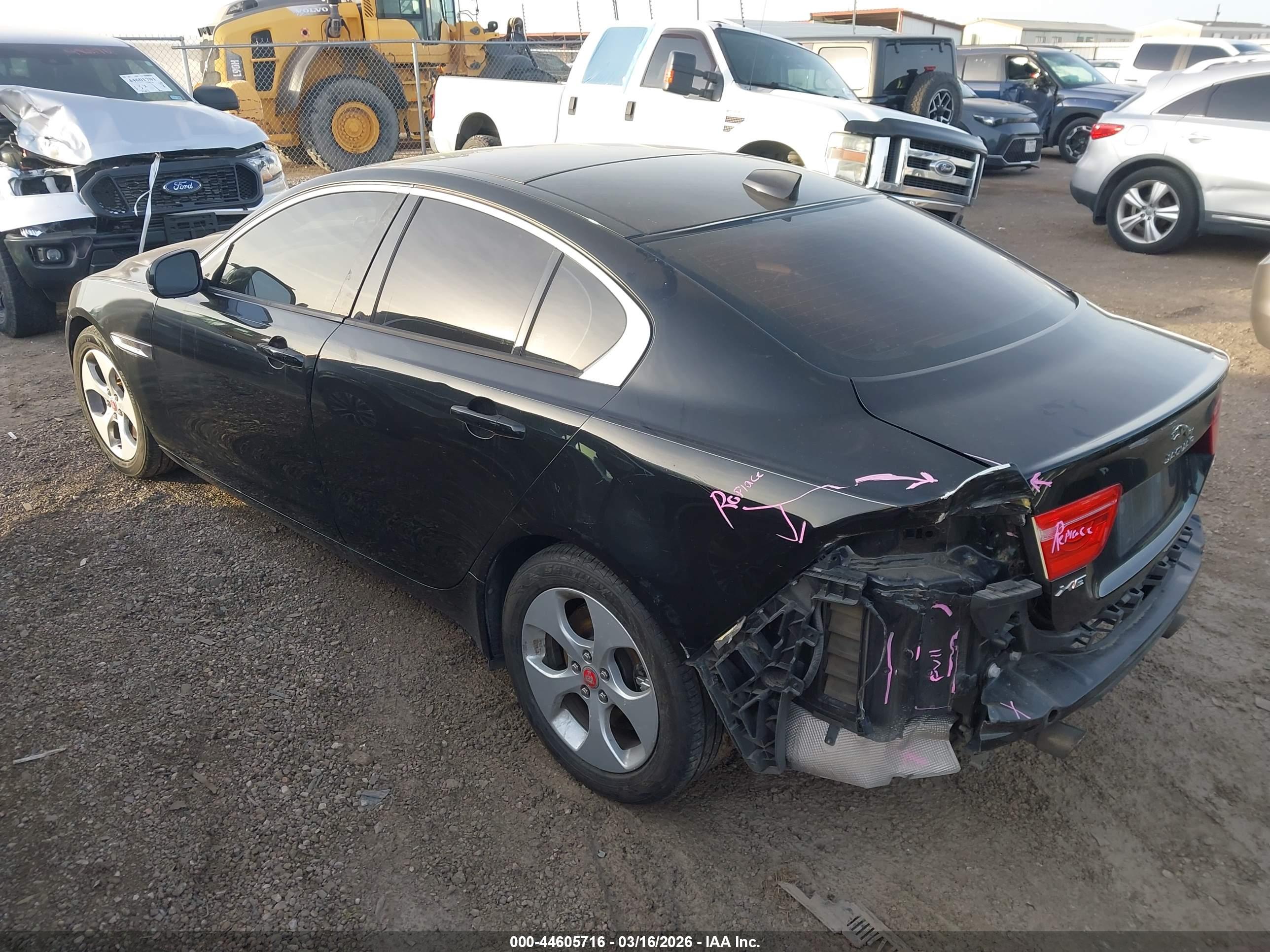 JAGUAR XE image 3