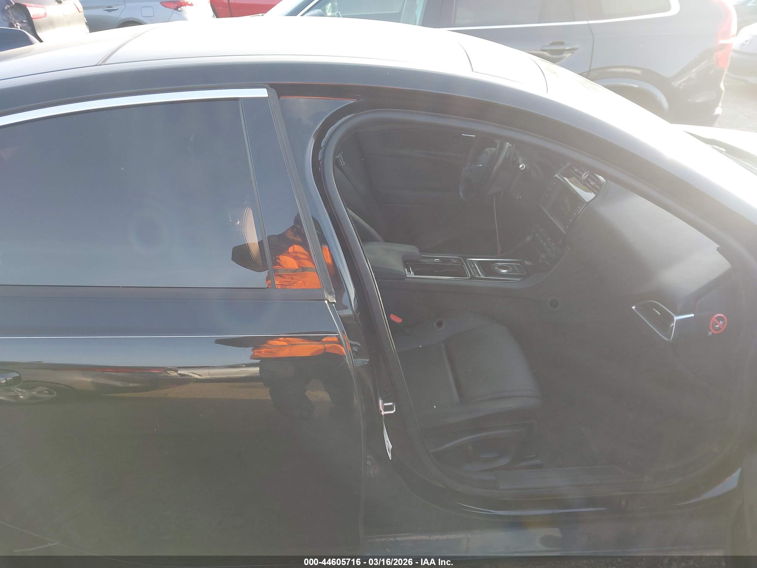JAGUAR XE image 5