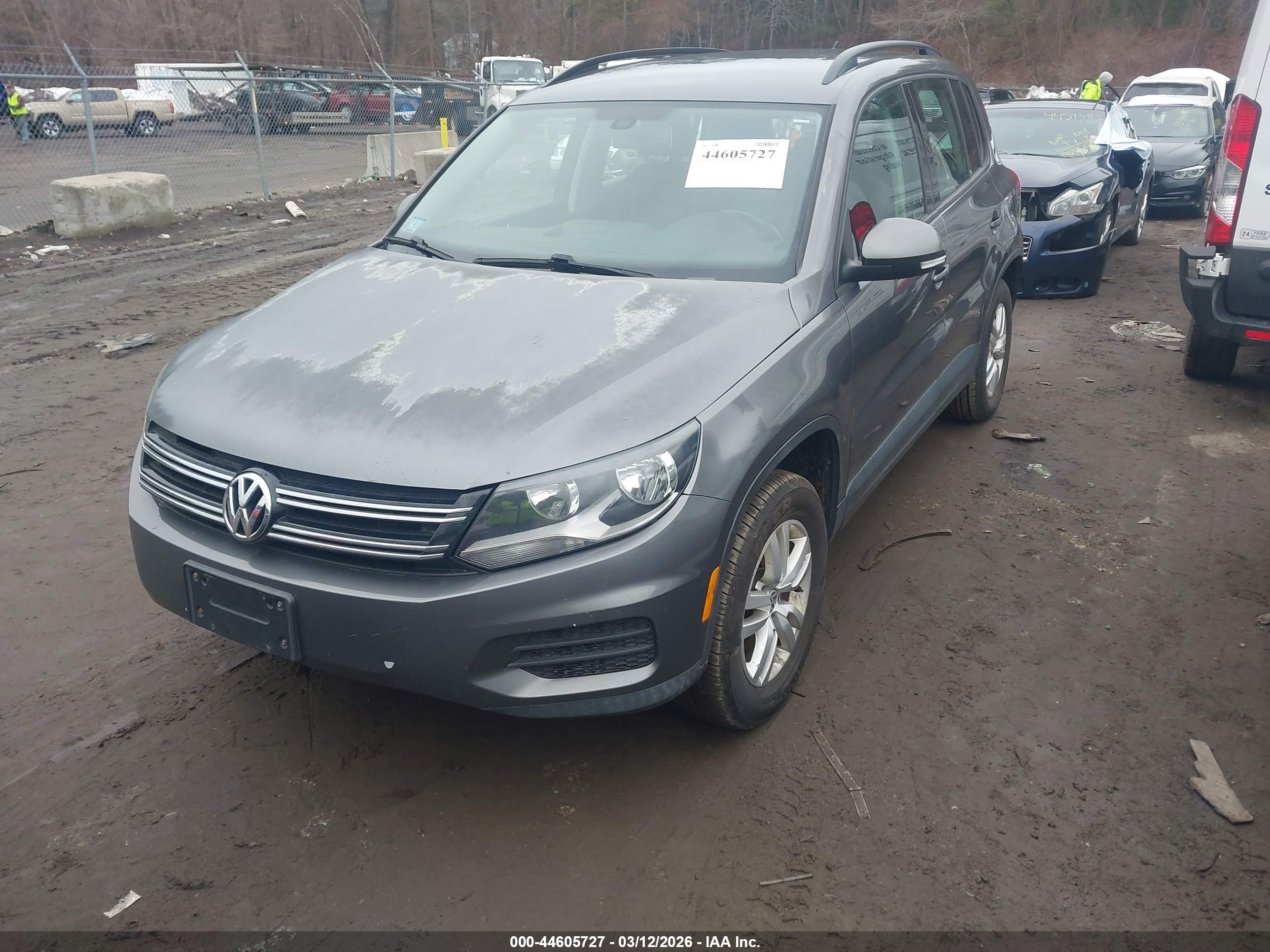 VOLKSWAGEN TIGUAN image 2
