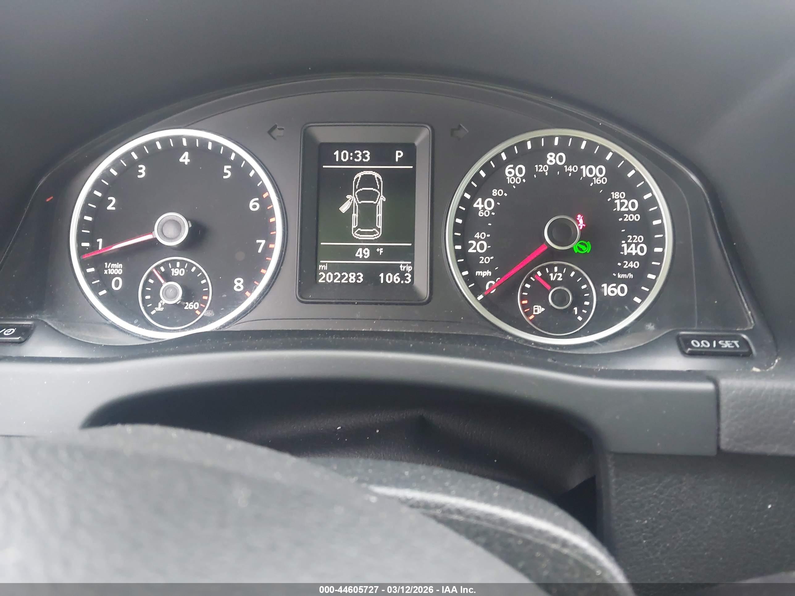 VOLKSWAGEN TIGUAN image 7