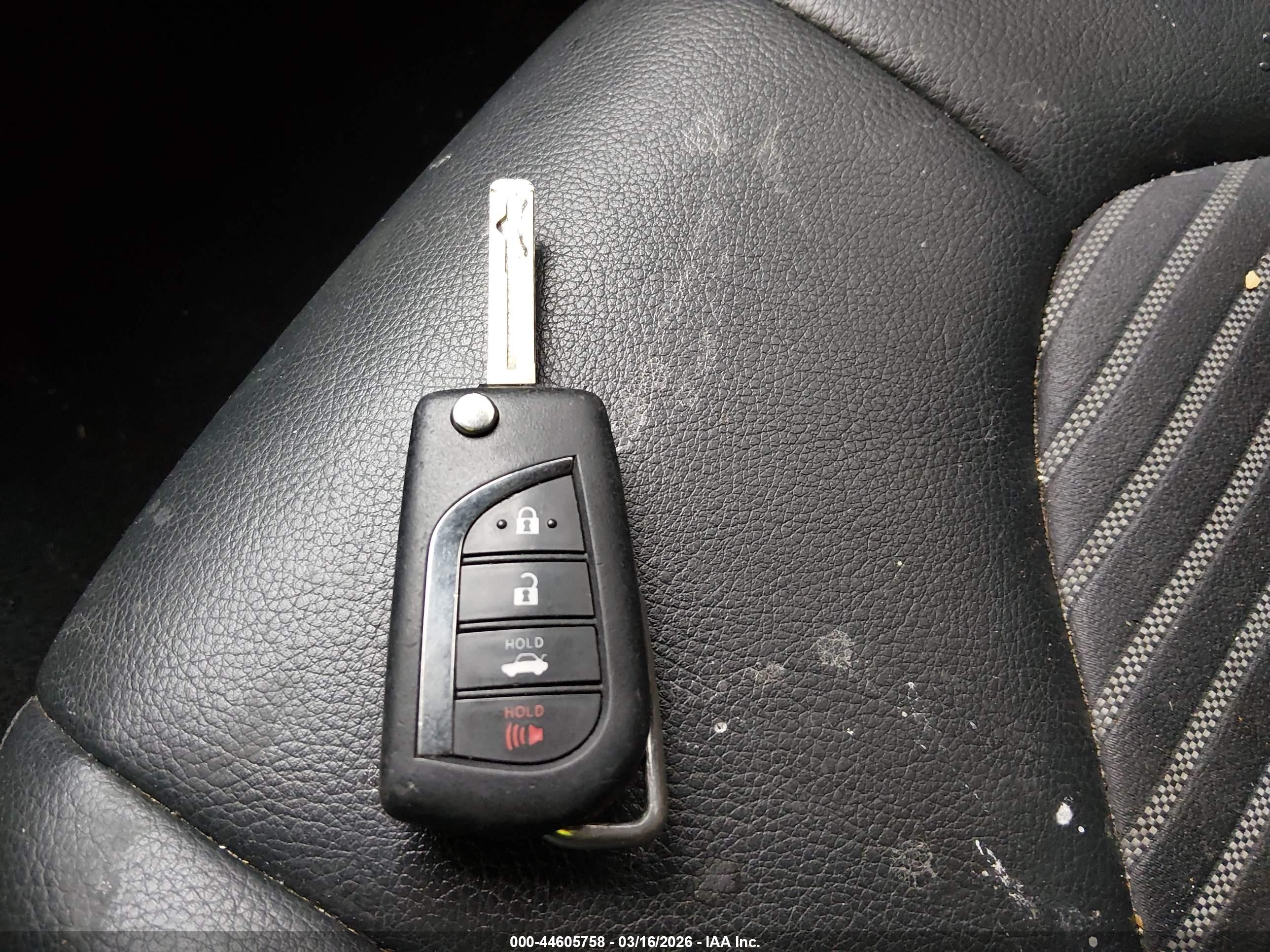TOYOTA CAMRY image 11