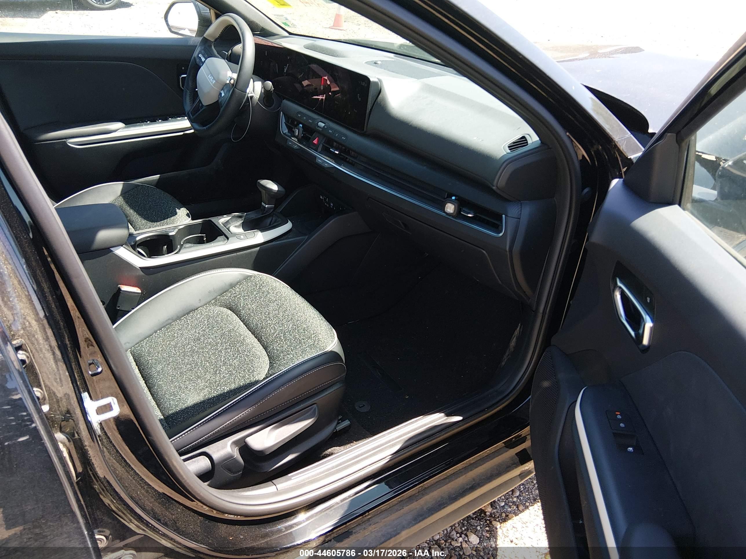 KIA K4 image 5