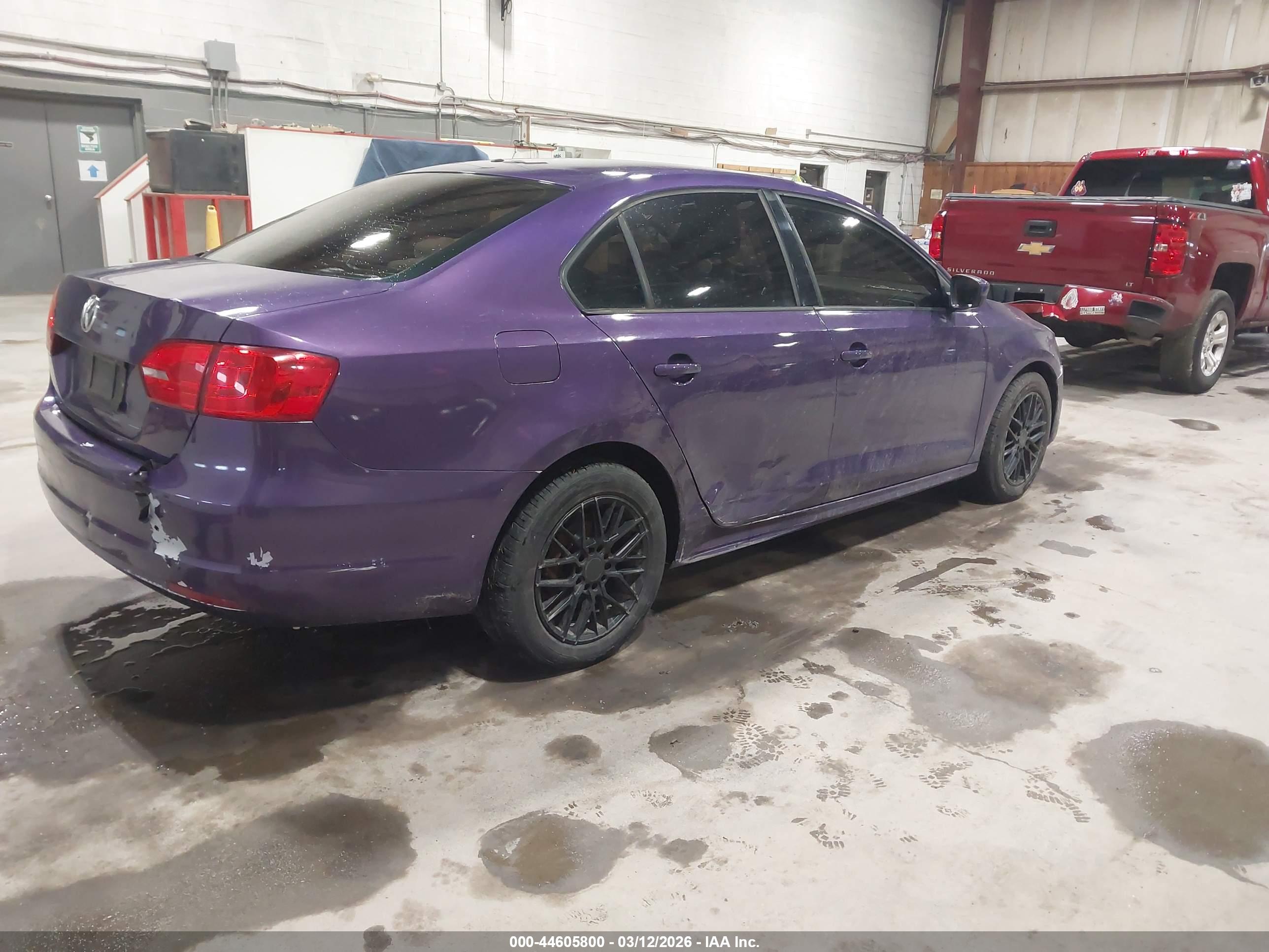 VOLKSWAGEN JETTA image 4