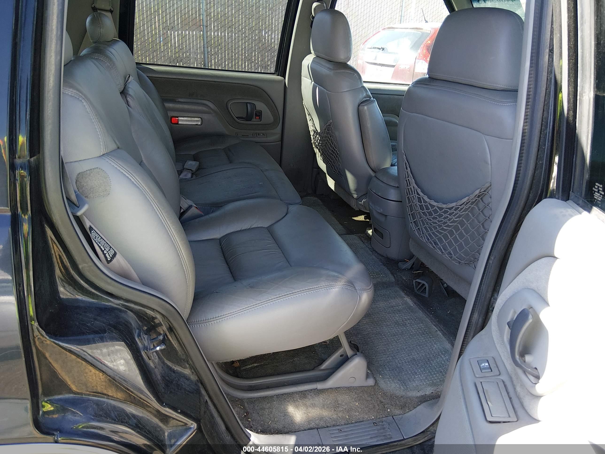 GMC YUKON image 8