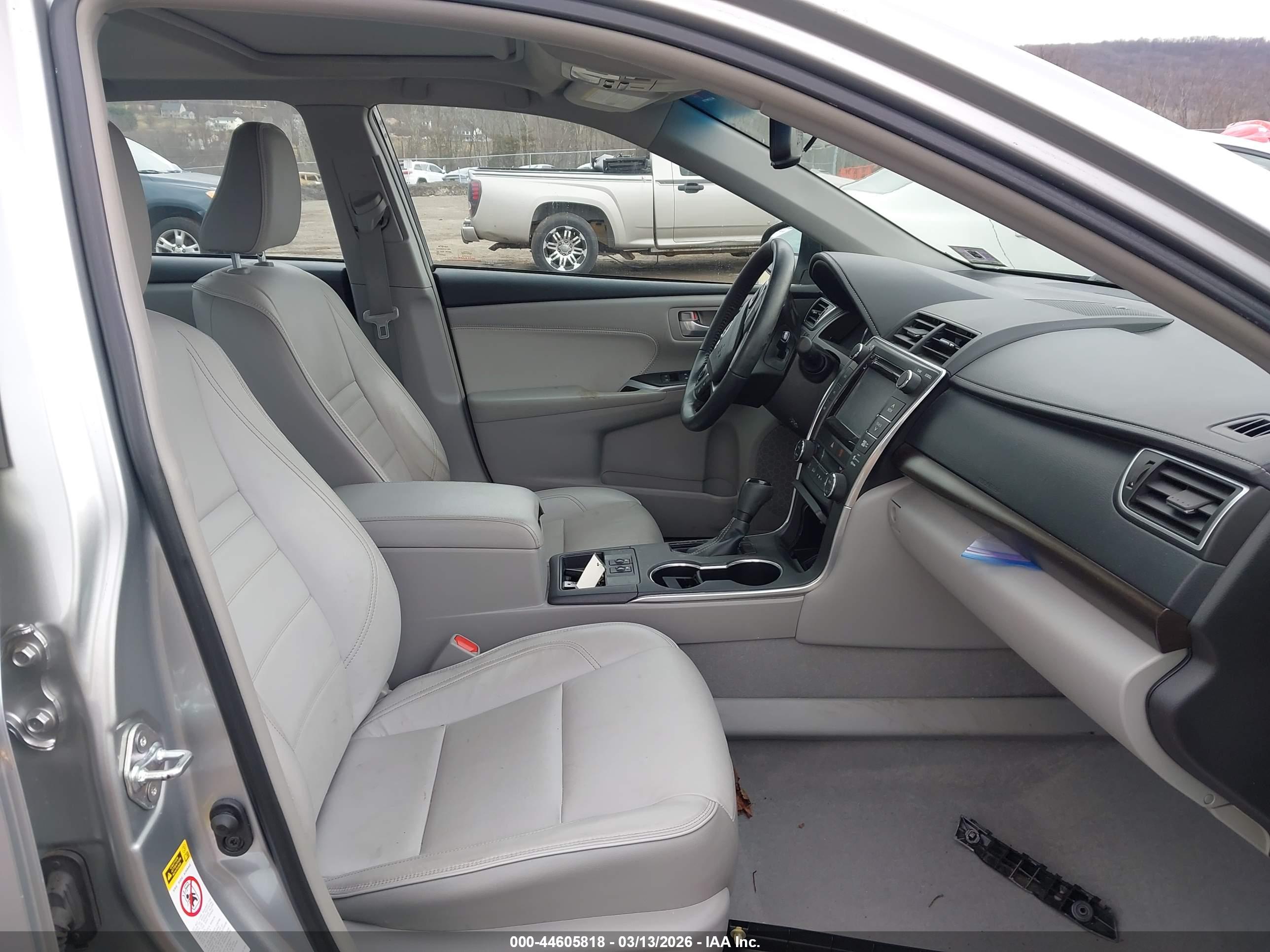 TOYOTA CAMRY image 5