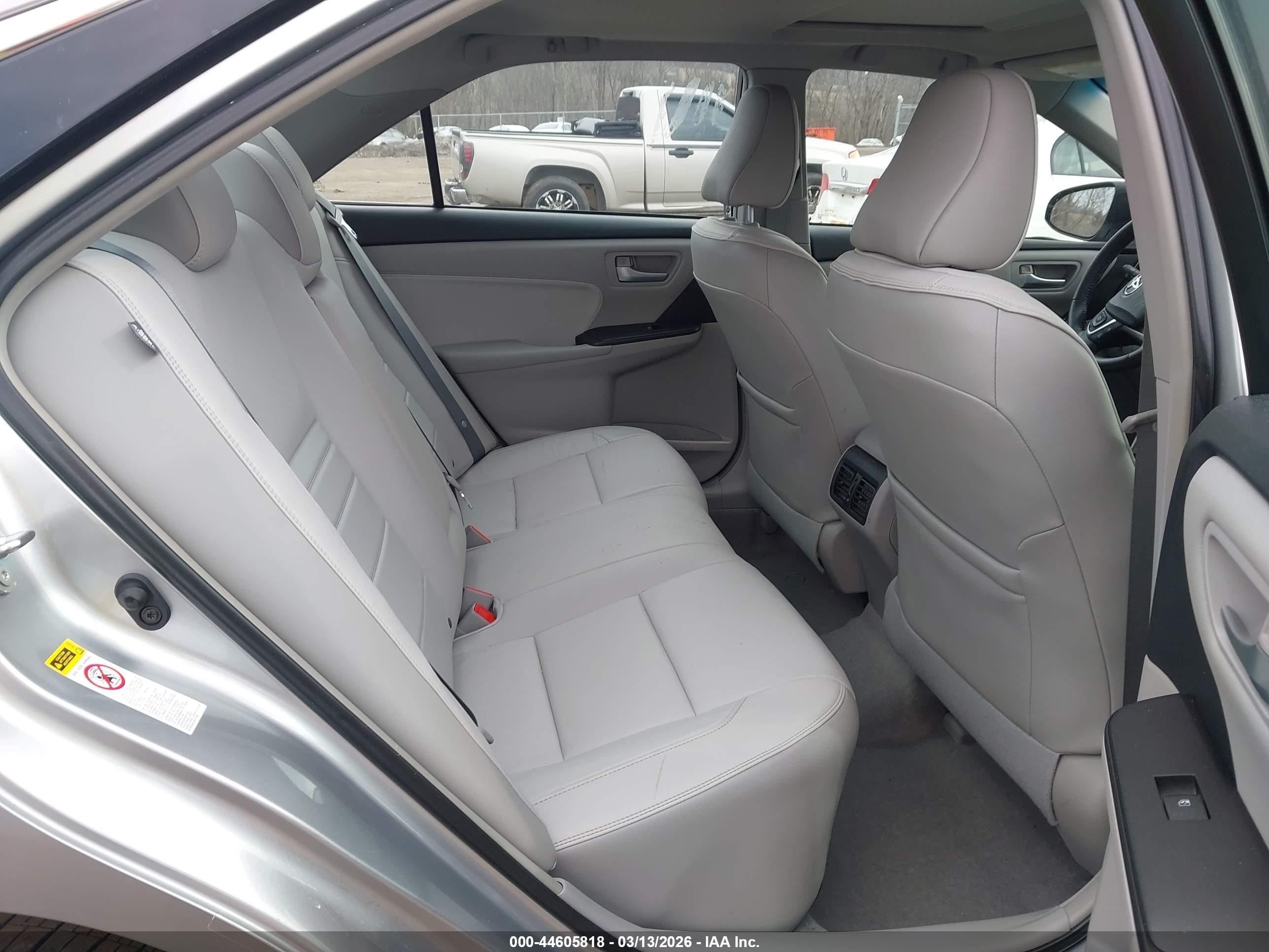 TOYOTA CAMRY image 8