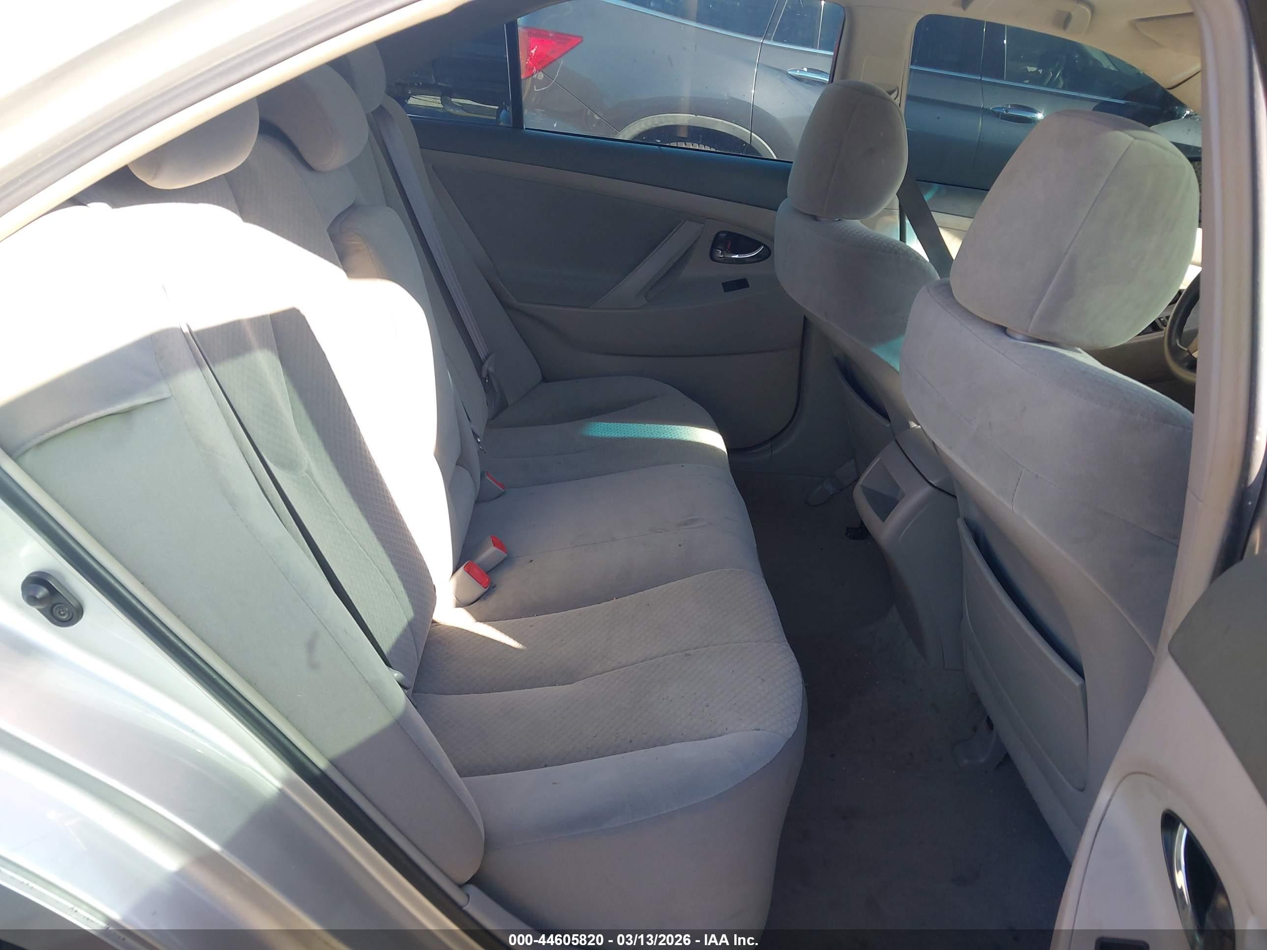 TOYOTA CAMRY image 8