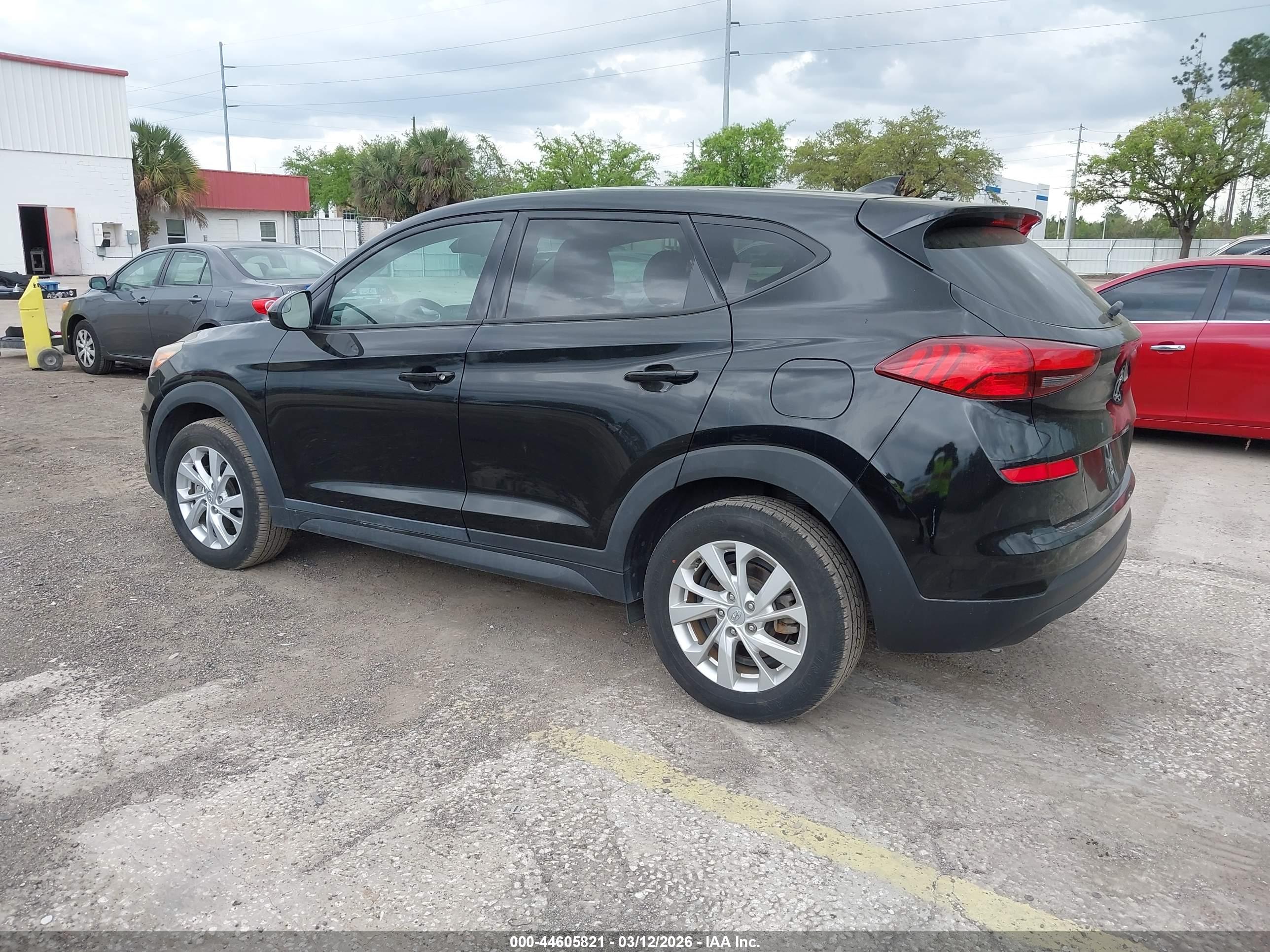 HYUNDAI TUCSON image 3