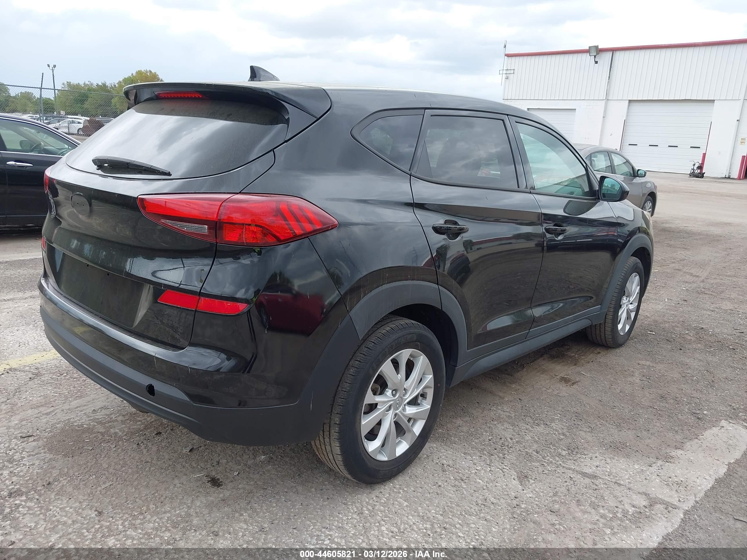 HYUNDAI TUCSON image 4