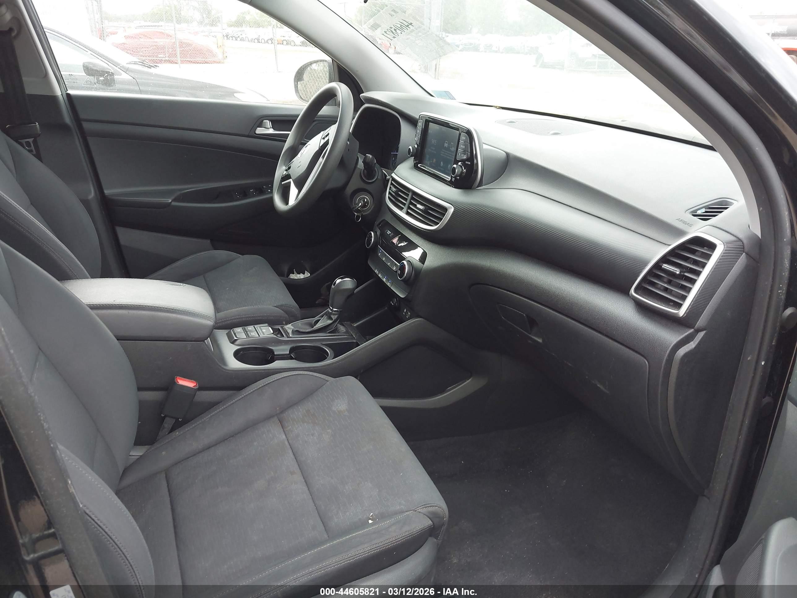 HYUNDAI TUCSON image 5