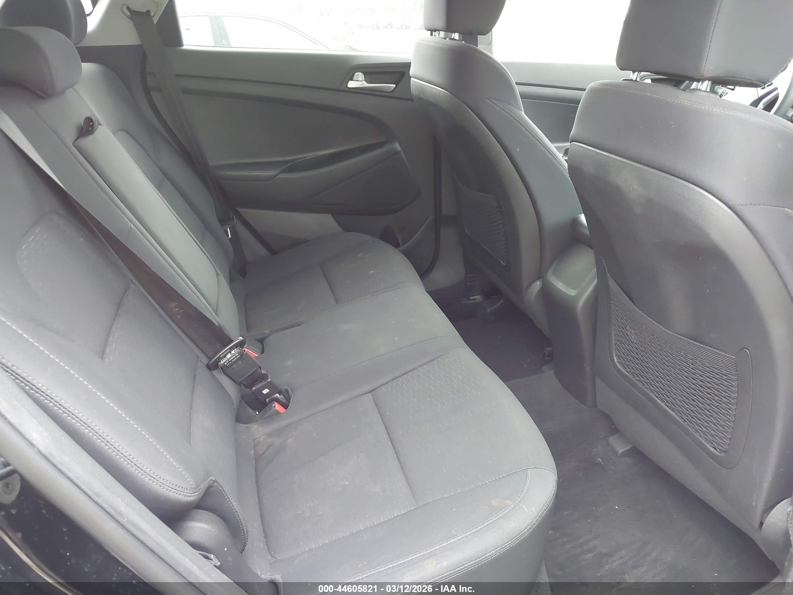 HYUNDAI TUCSON image 8