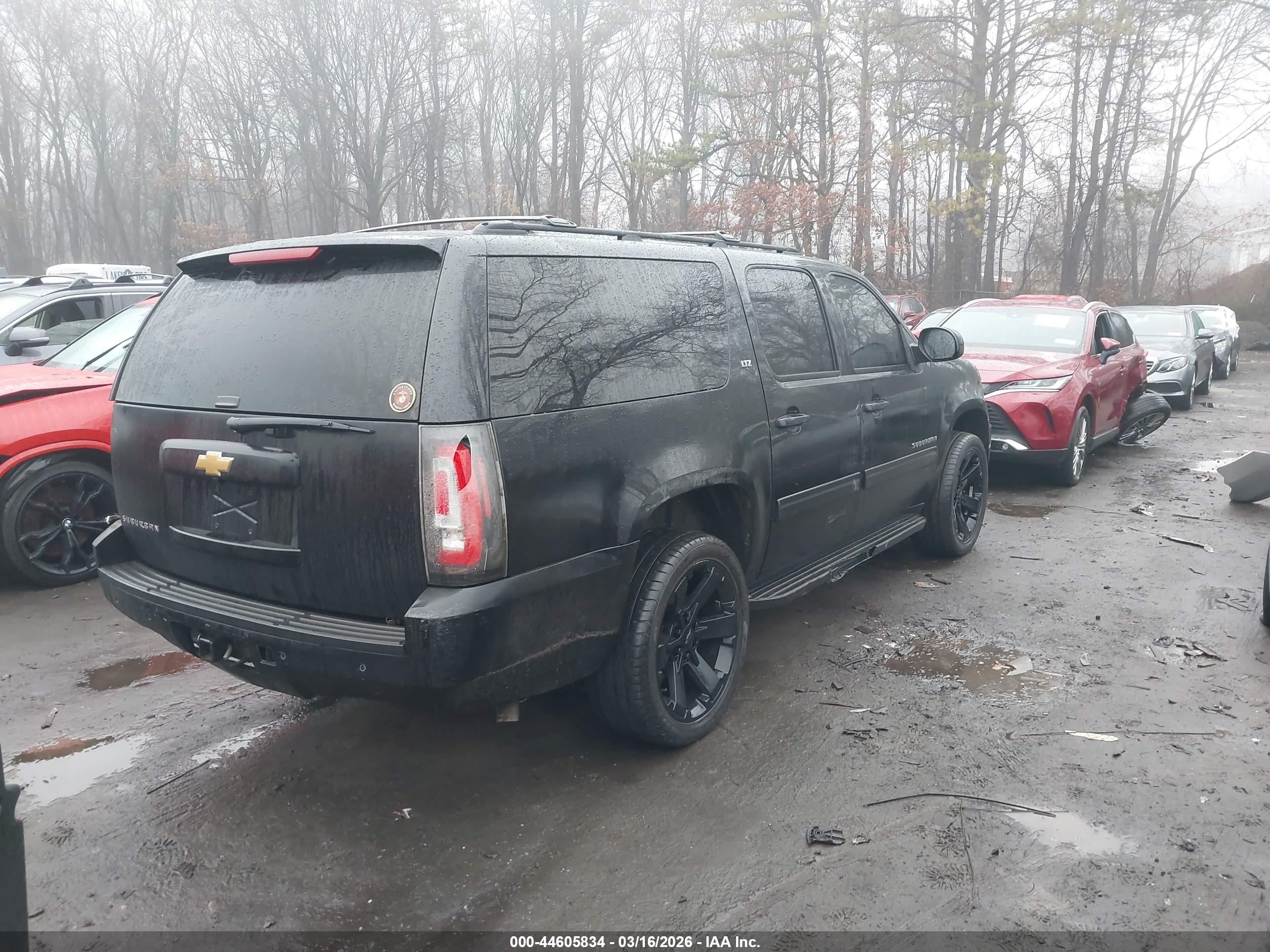 CHEVROLET SUBURBAN image 4
