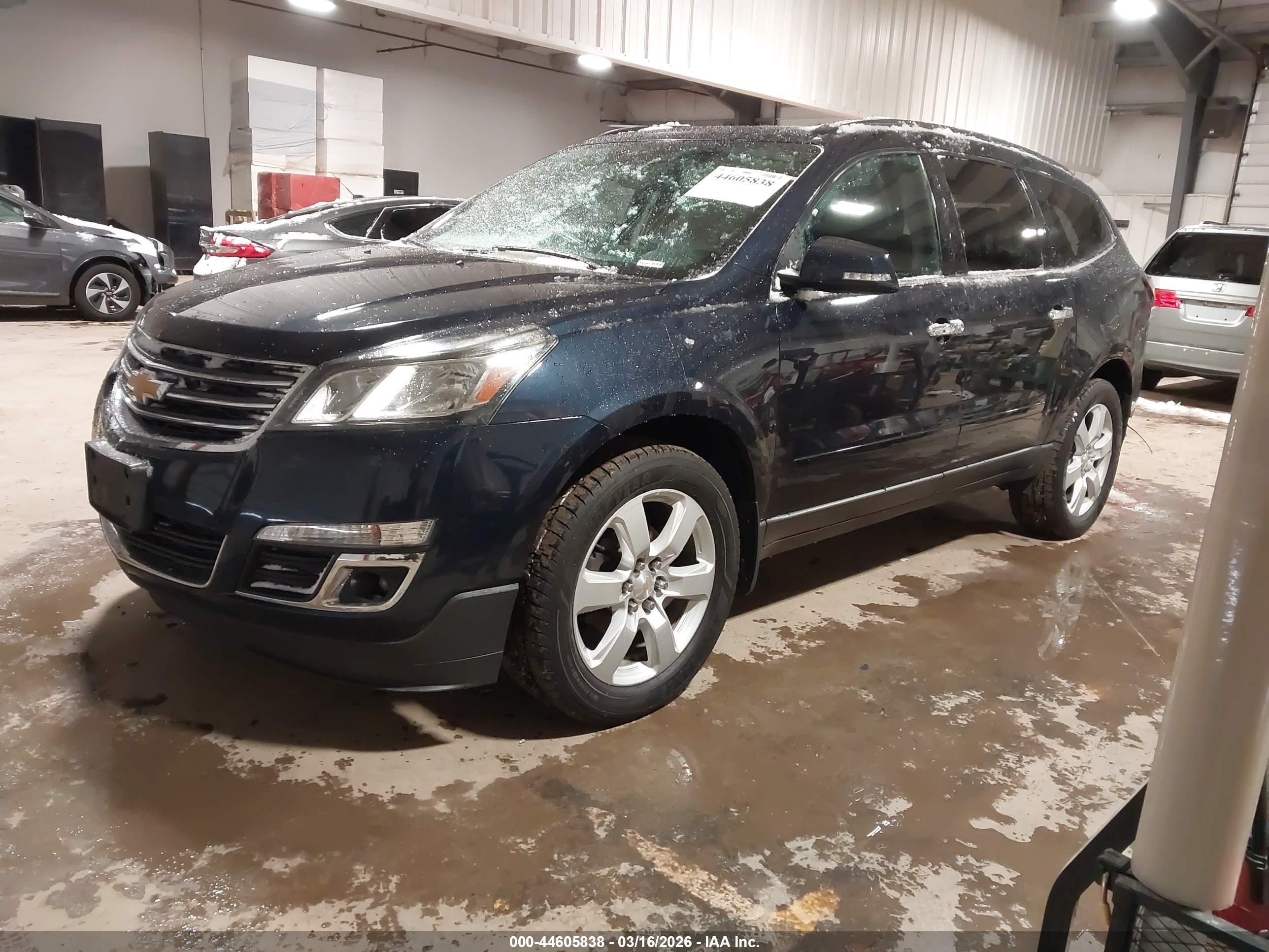 CHEVROLET TRAVERSE image 2