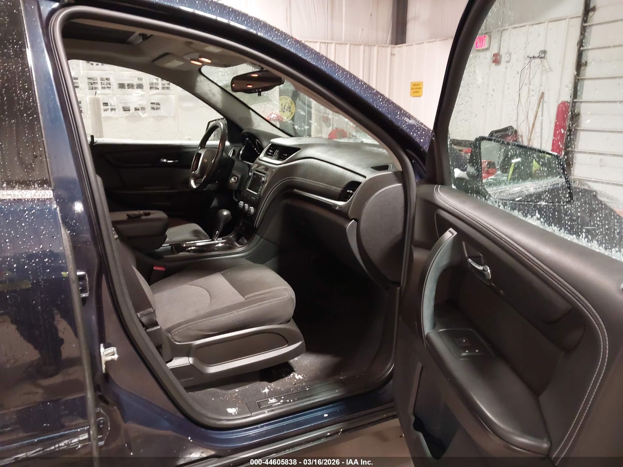 CHEVROLET TRAVERSE image 5