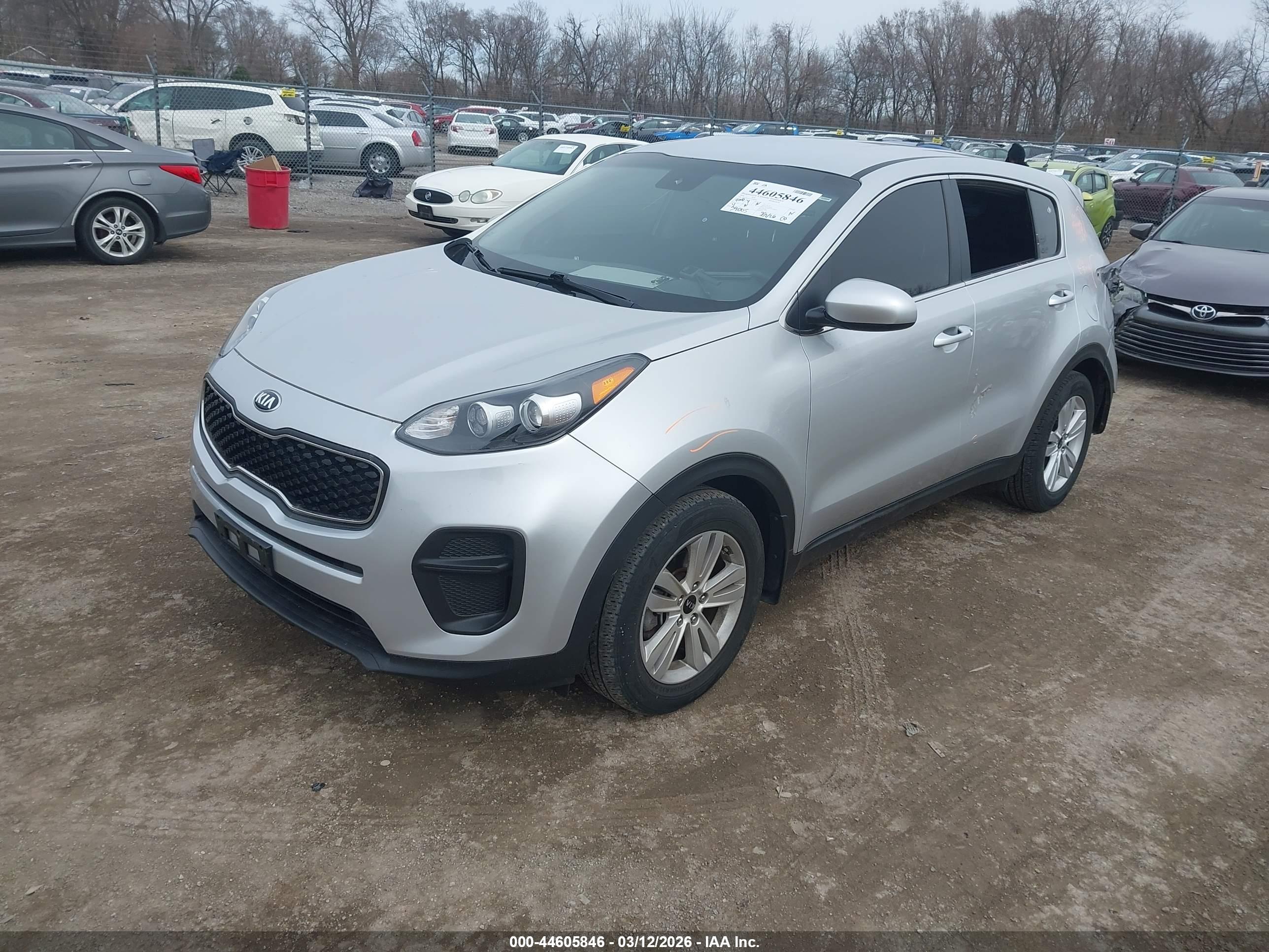 KIA SPORTAGE image 2