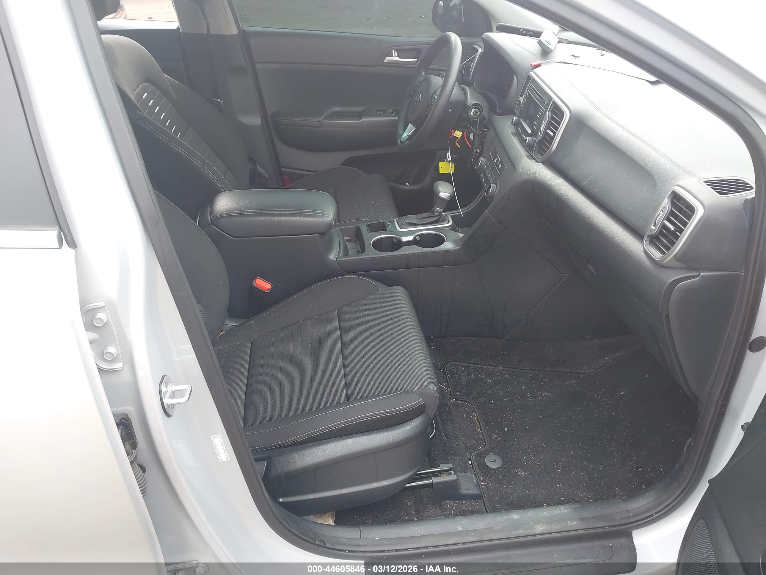 KIA SPORTAGE image 5