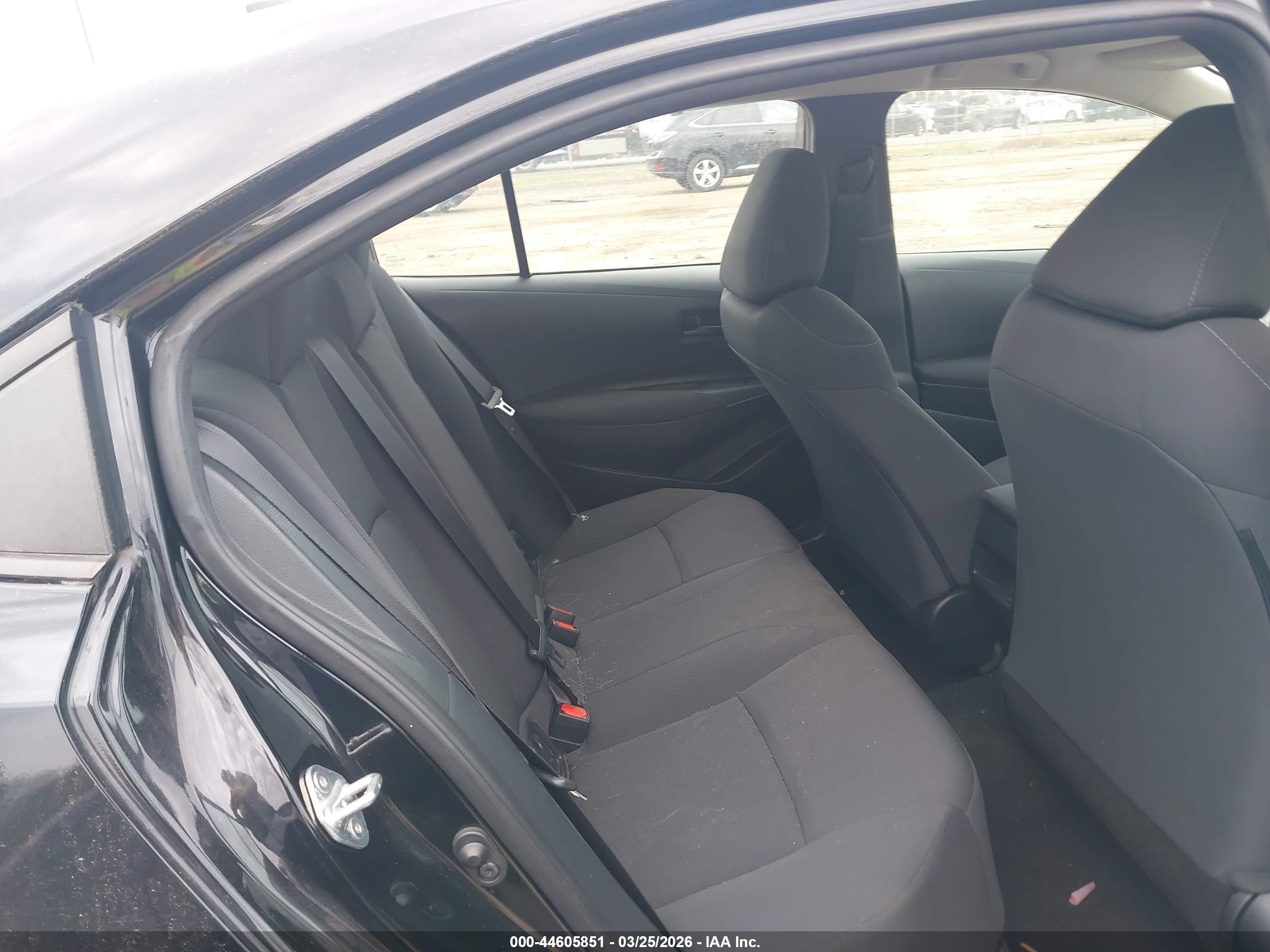 TOYOTA COROLLA image 8