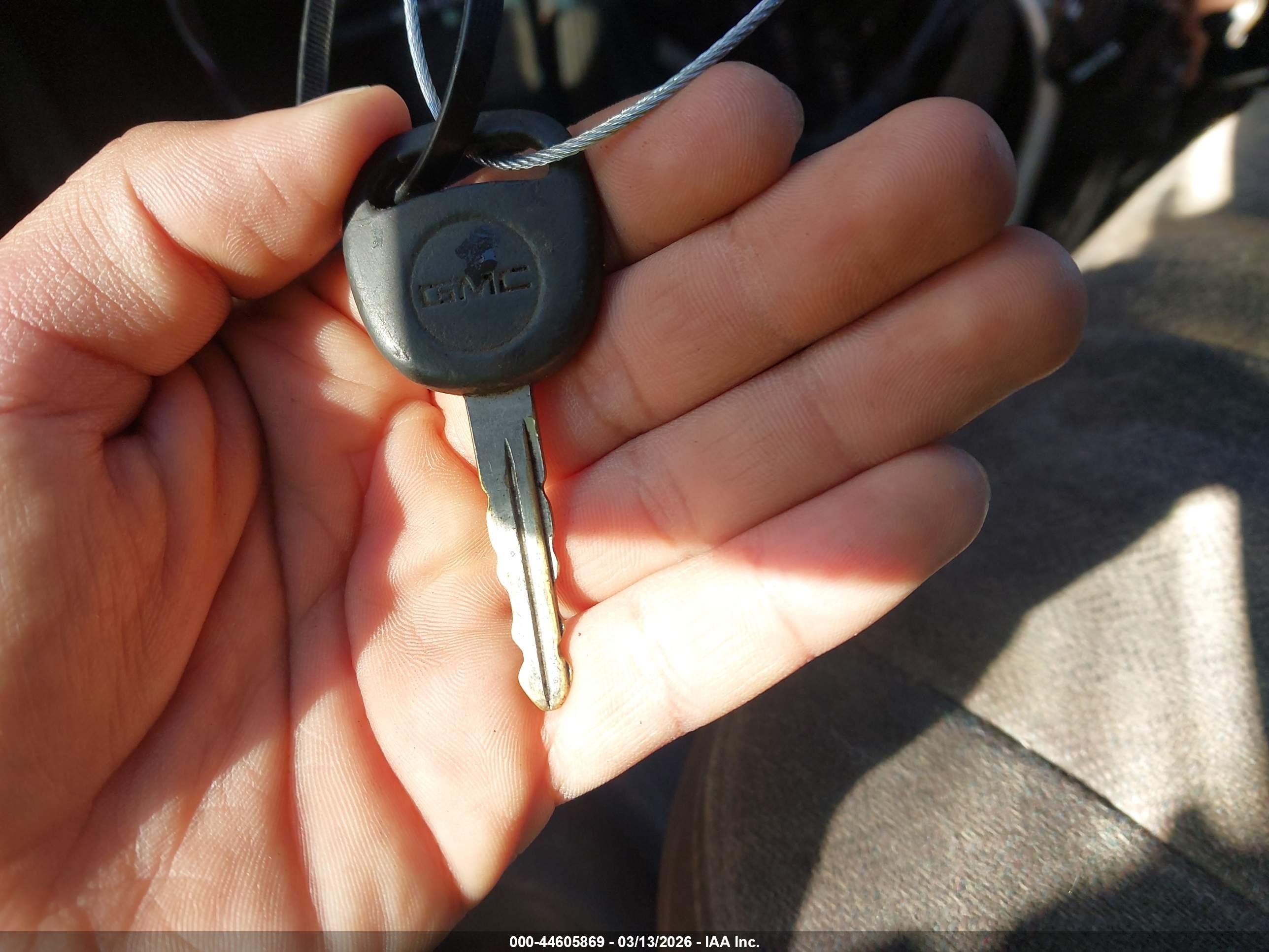 GMC SAVANA image 11