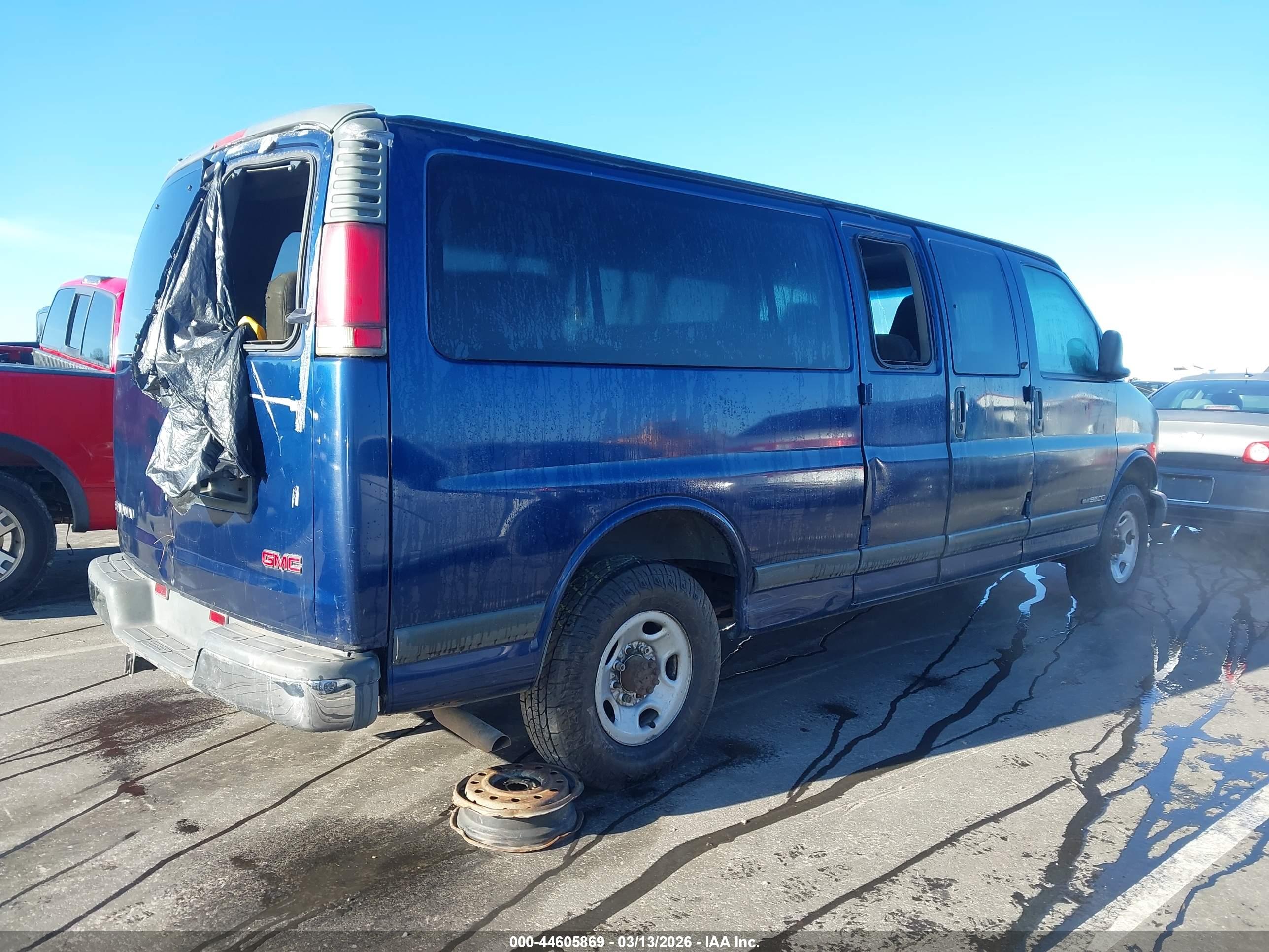 GMC SAVANA image 4
