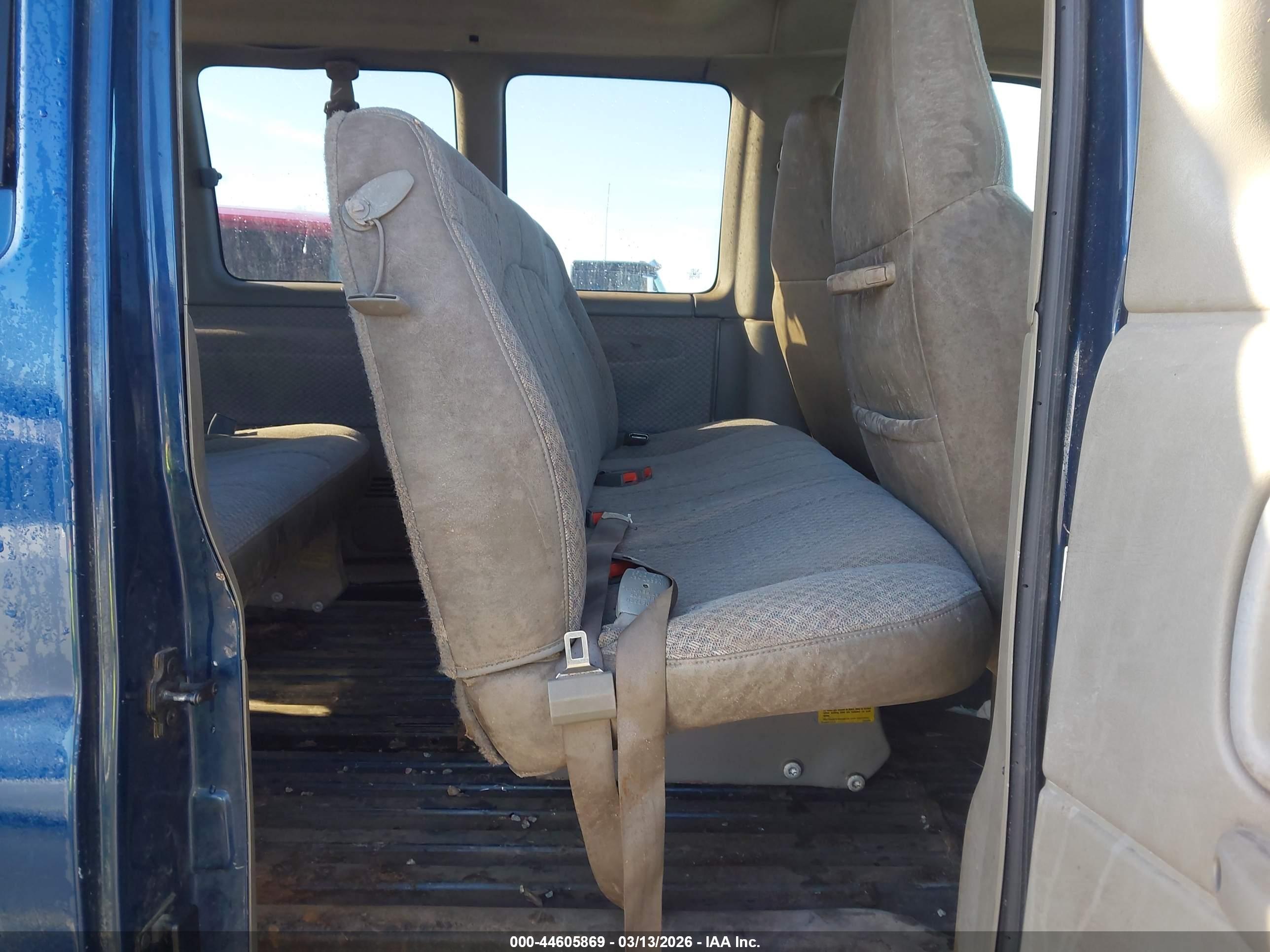 GMC SAVANA image 8