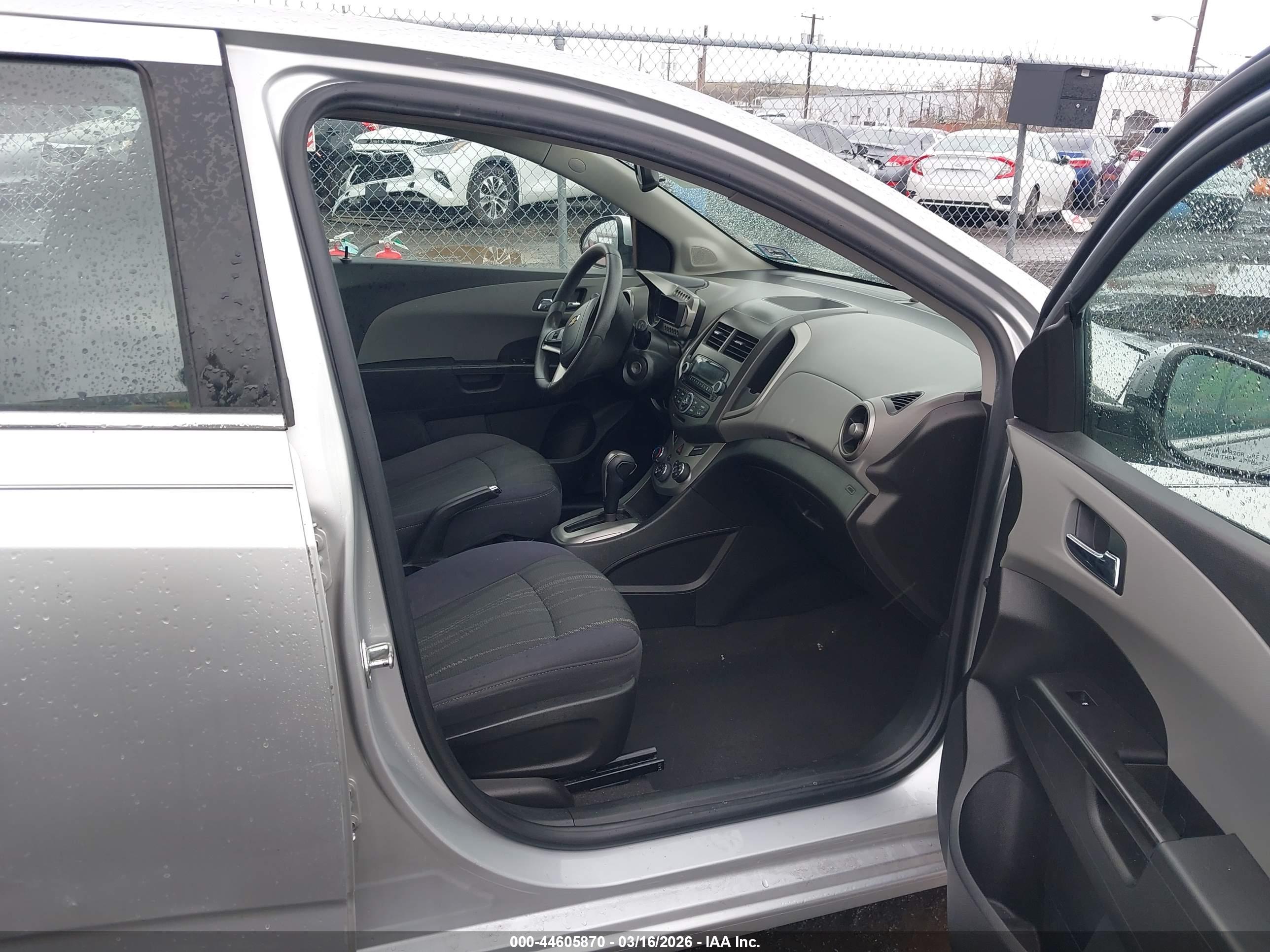 CHEVROLET SONIC image 5