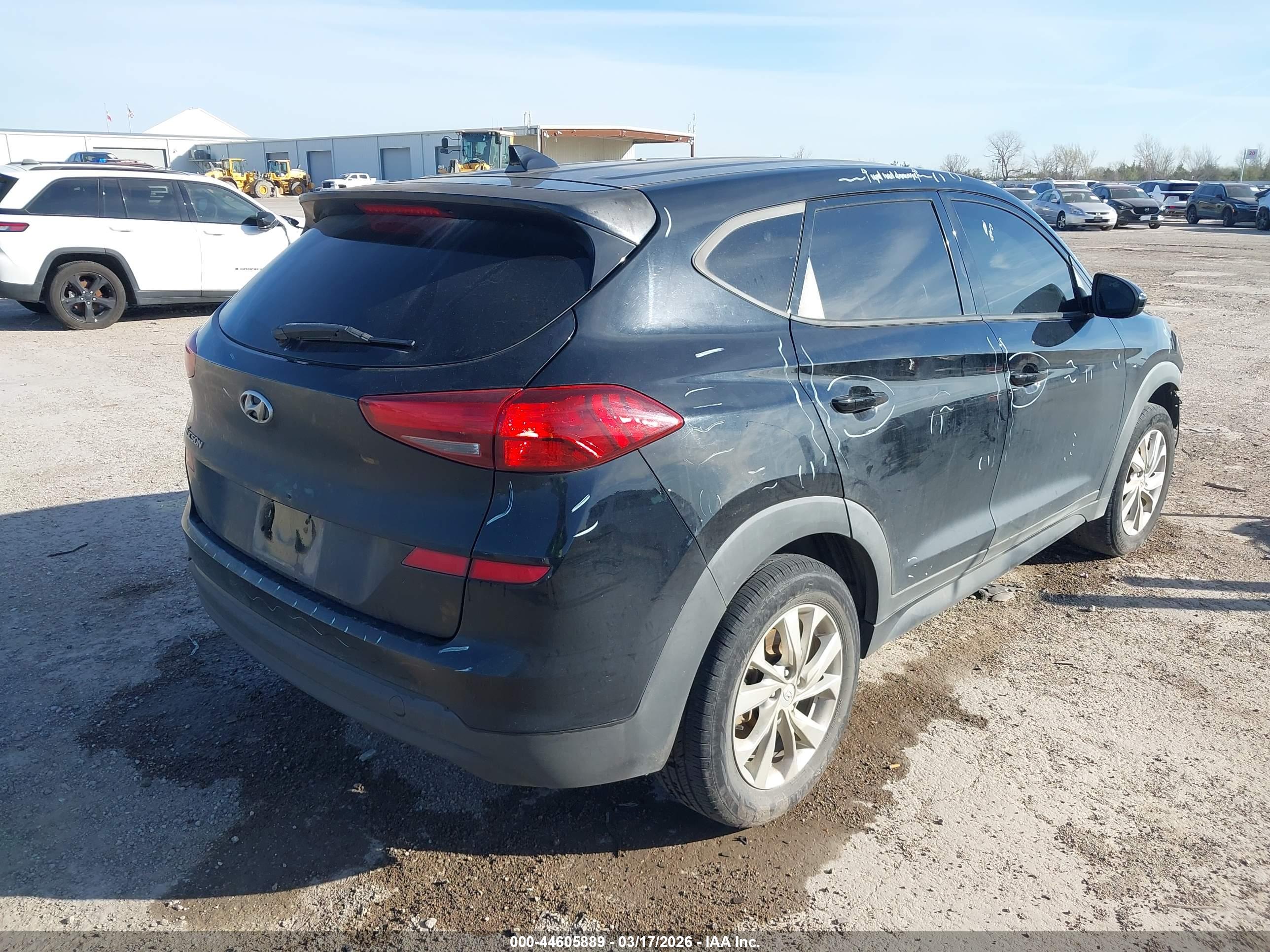 HYUNDAI TUCSON image 4