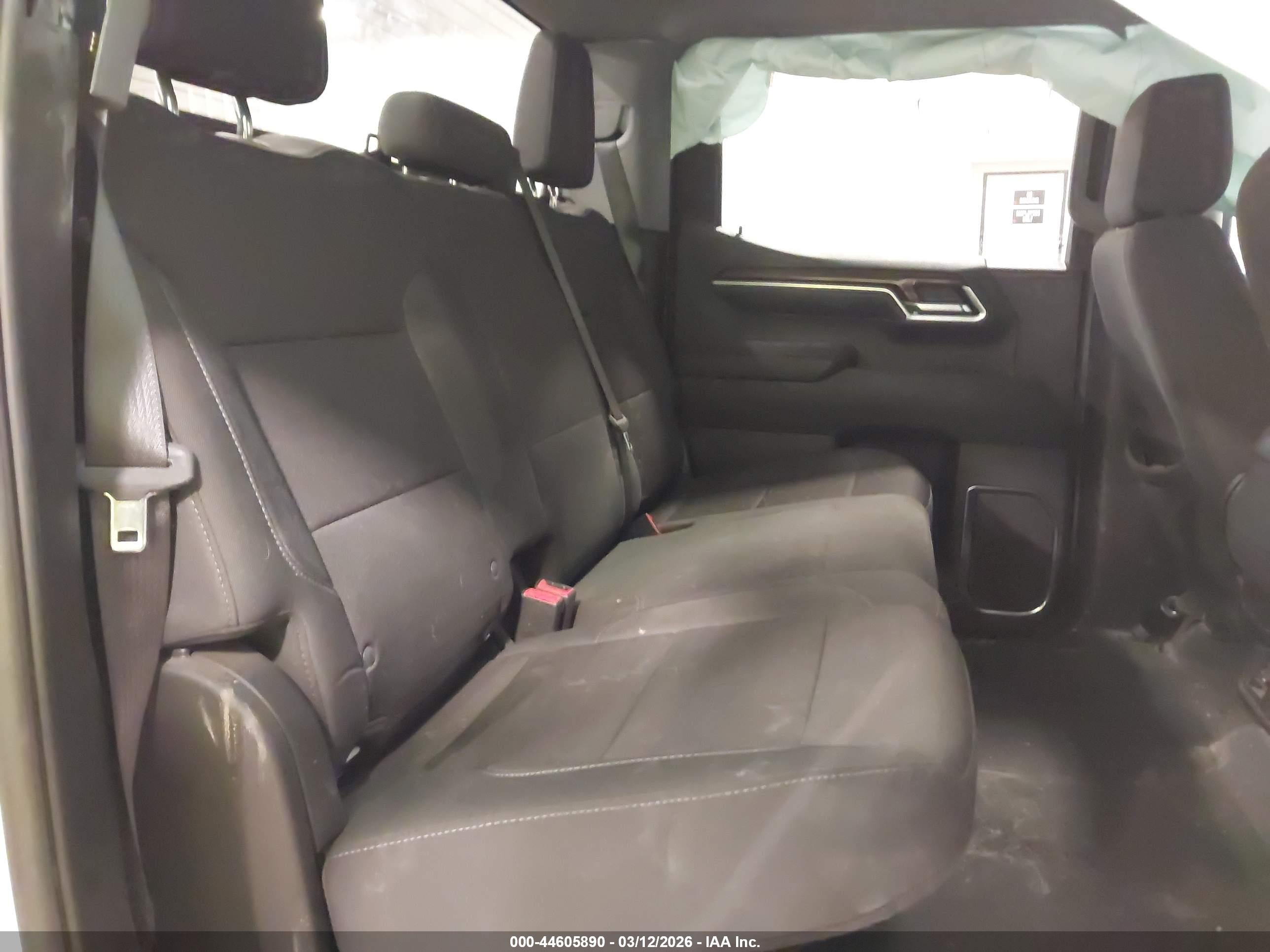 CHEVROLET SILVERADO image 8