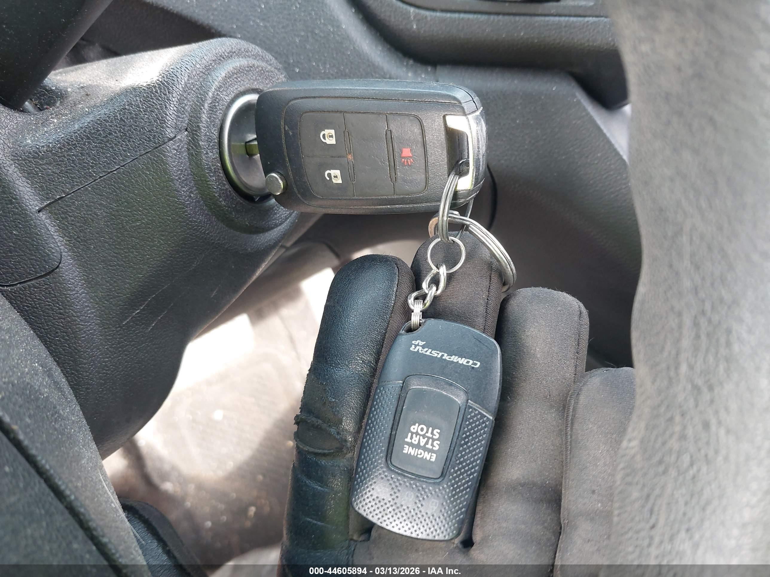 CHEVROLET EQUINOX image 11