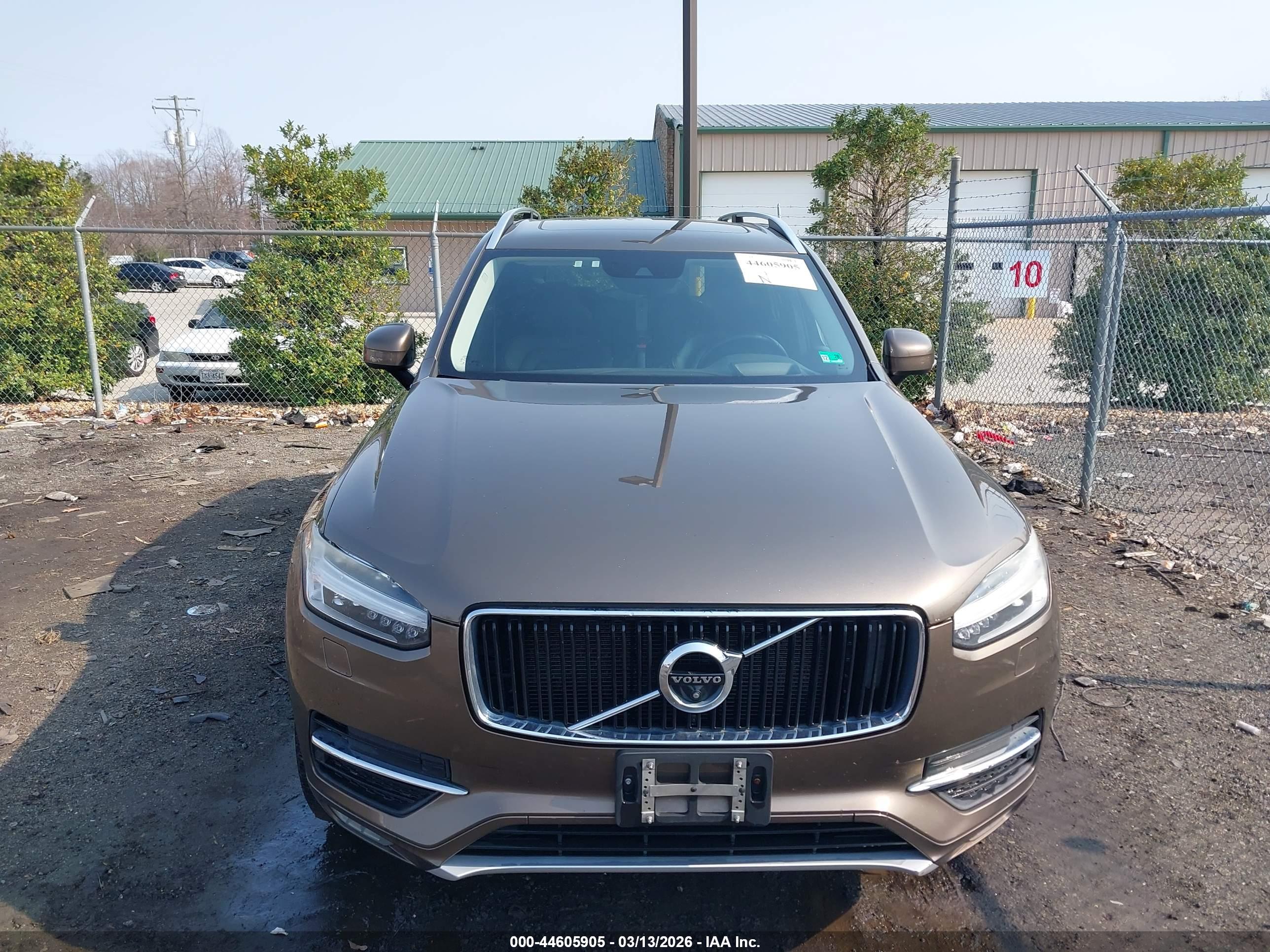 VOLVO XC90 image 6