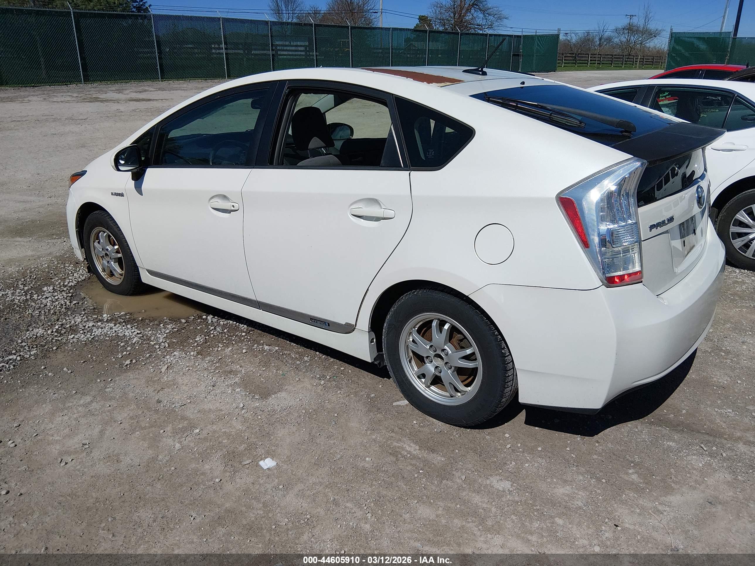 TOYOTA PRIUS image 3