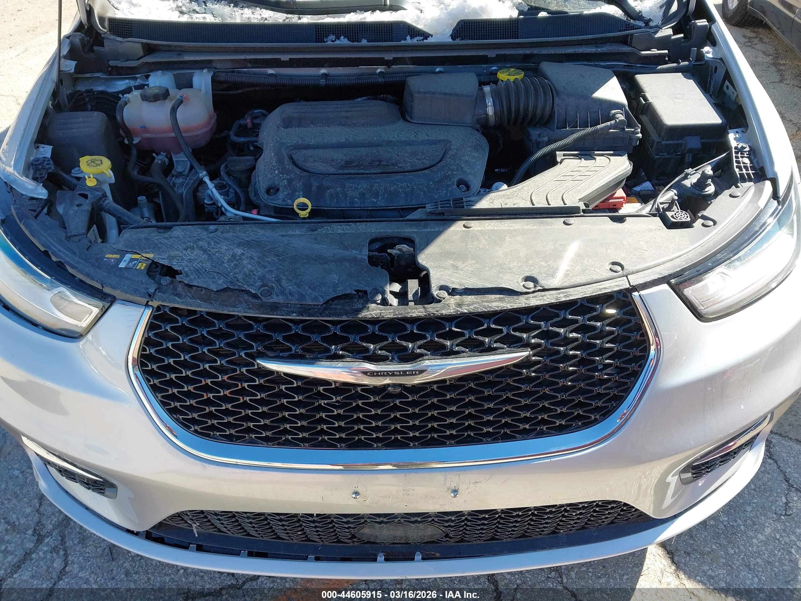 CHRYSLER PACIFICA image 10