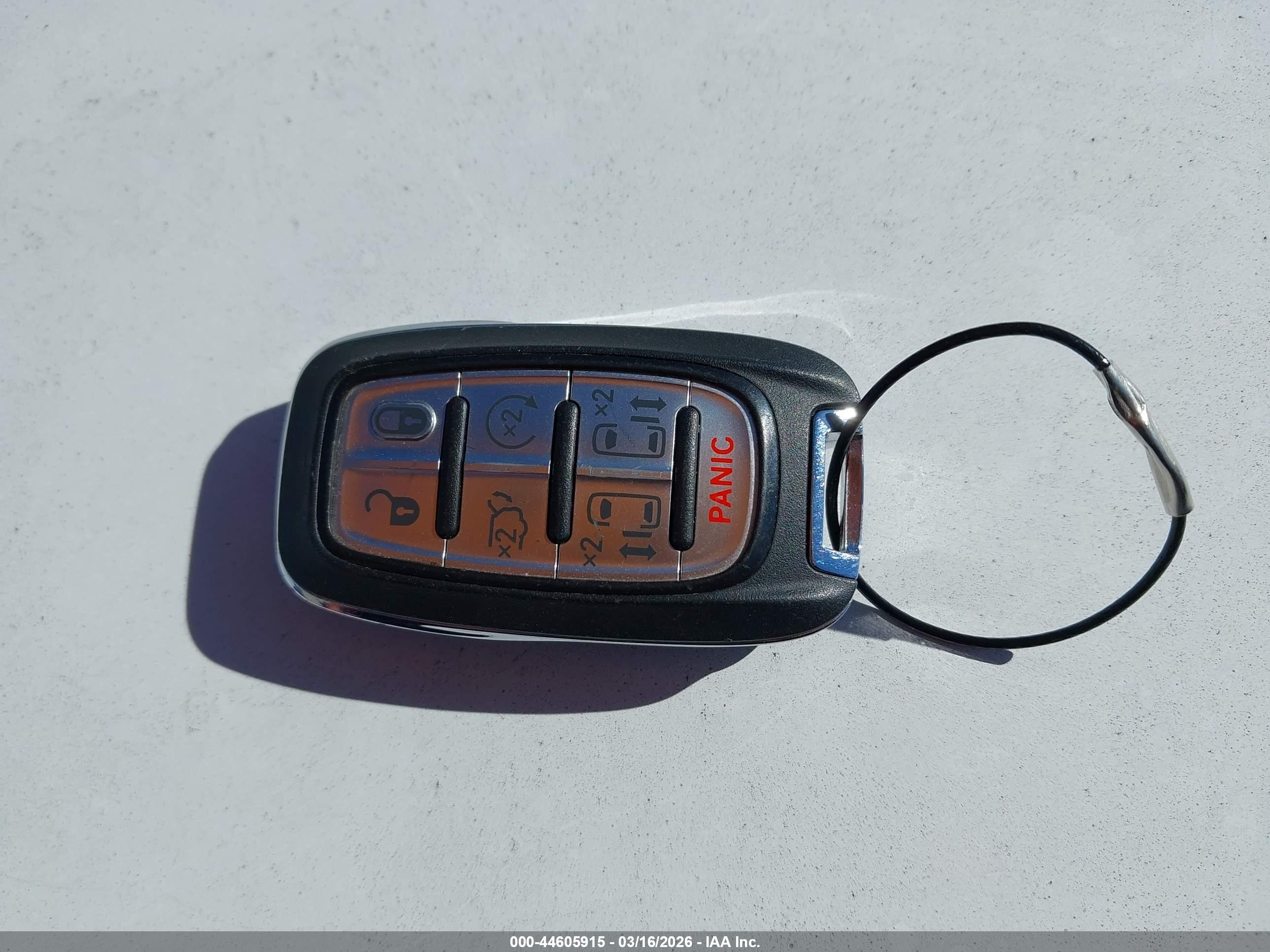 CHRYSLER PACIFICA image 11