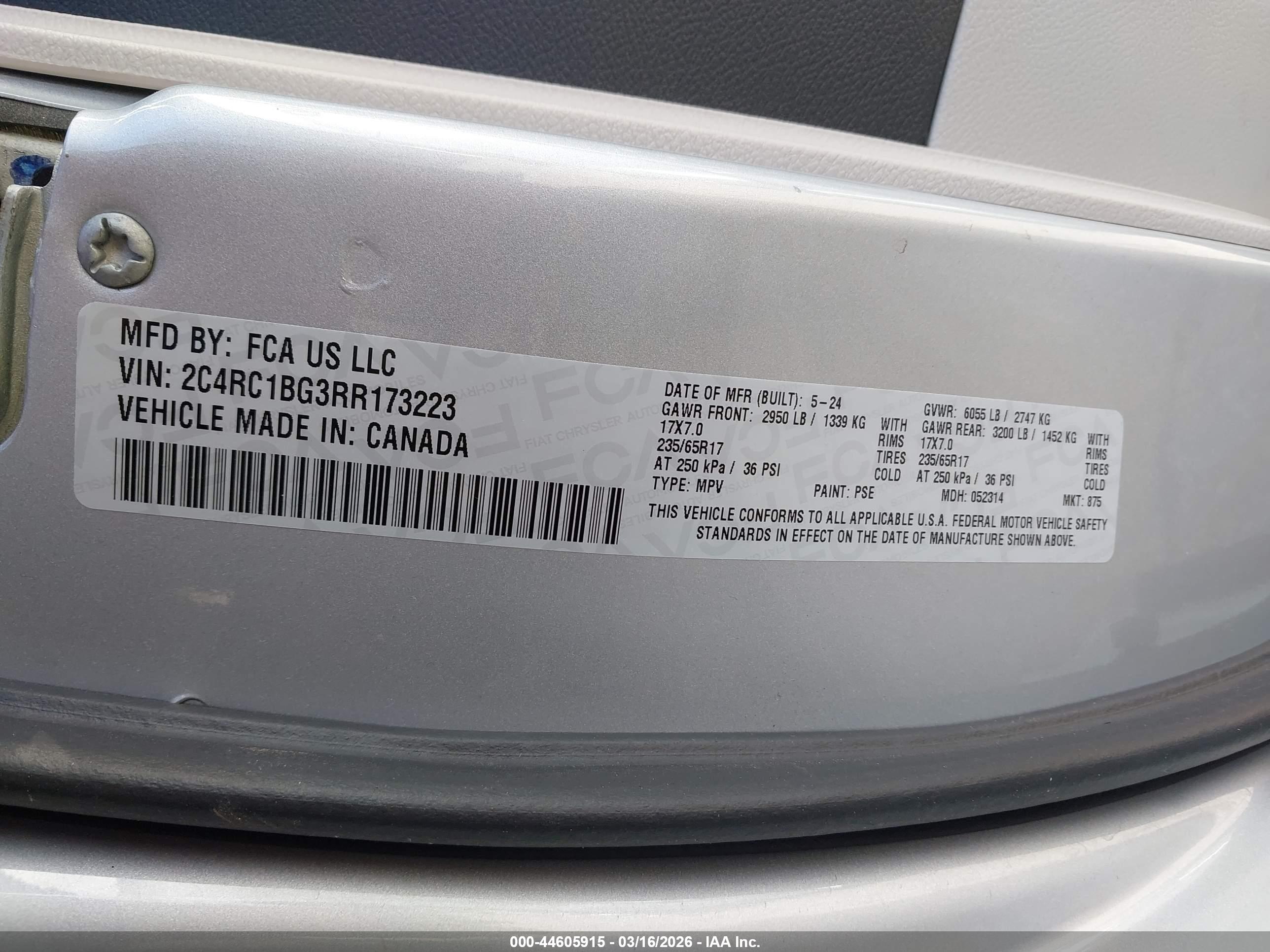 CHRYSLER PACIFICA image 9