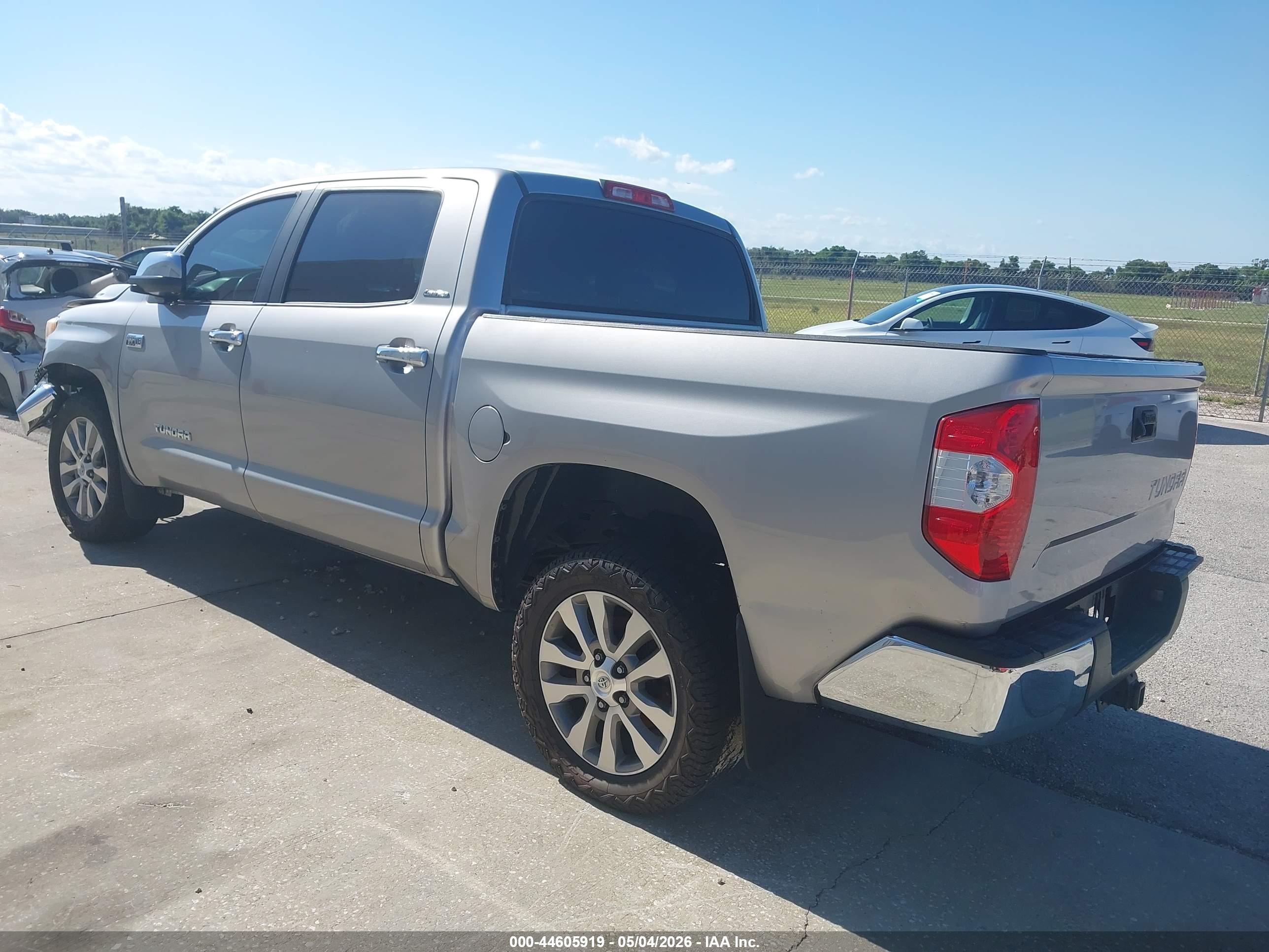 TOYOTA TUNDRA image 3