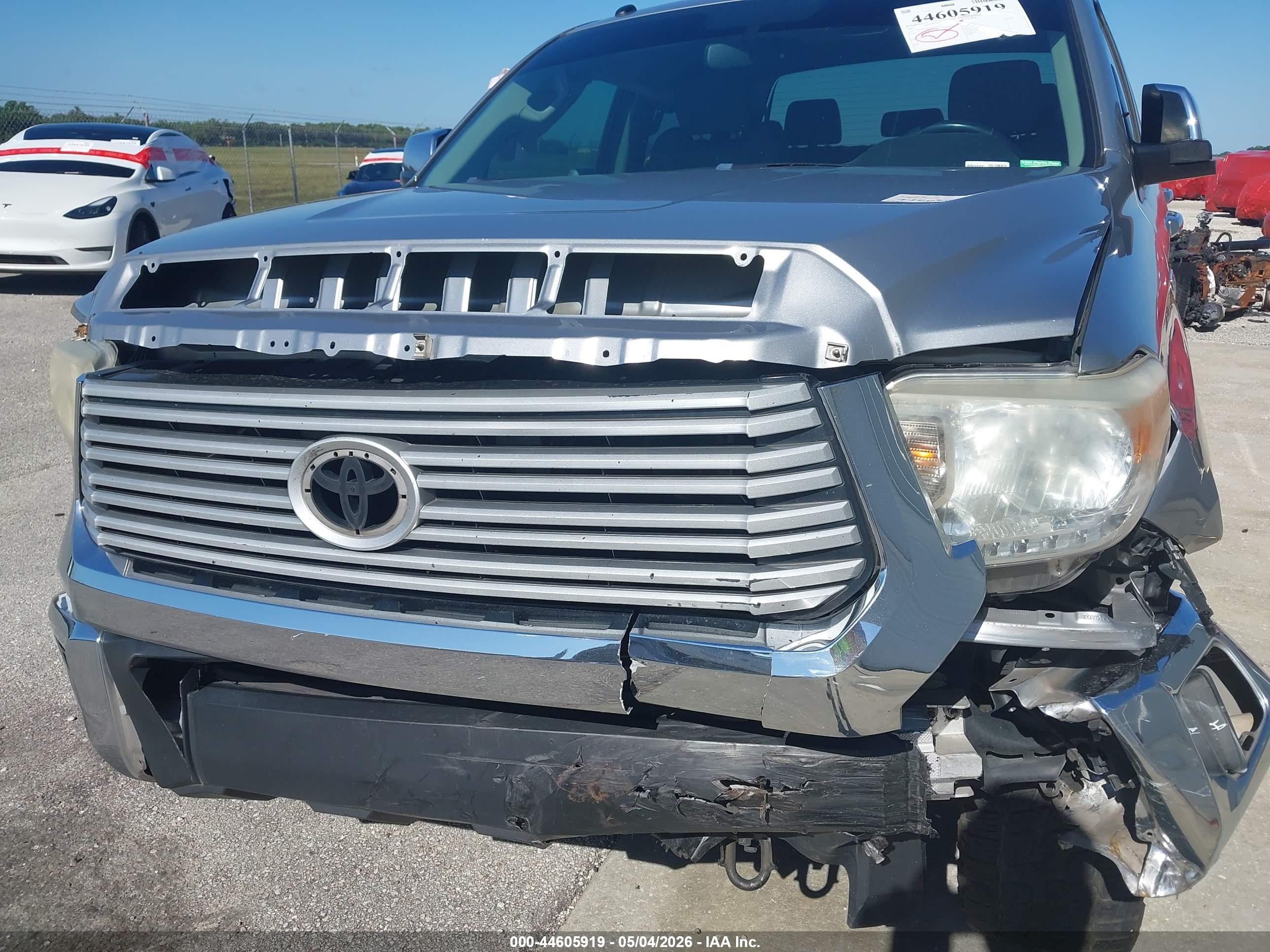 TOYOTA TUNDRA image 6