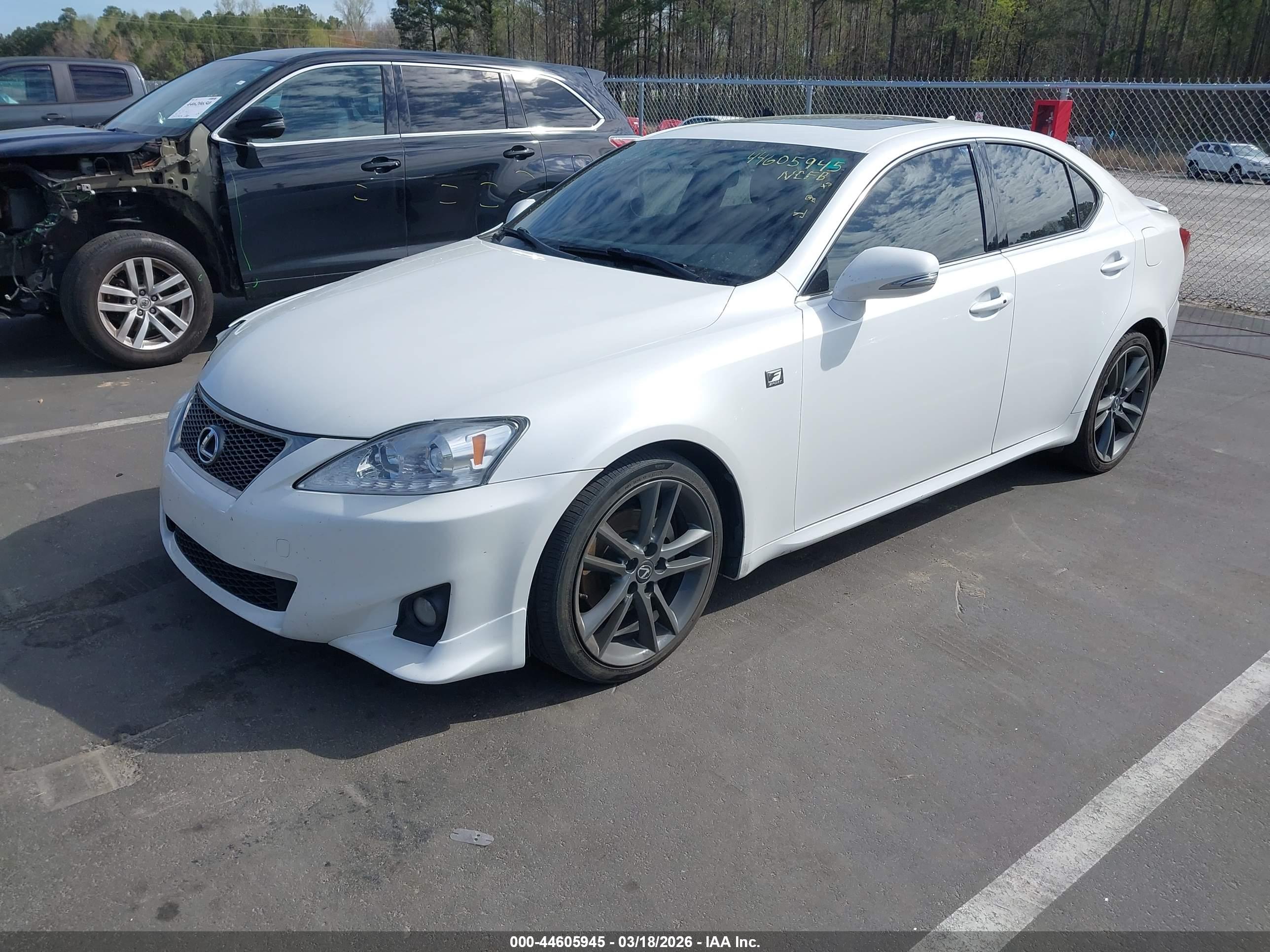LEXUS IS image 2