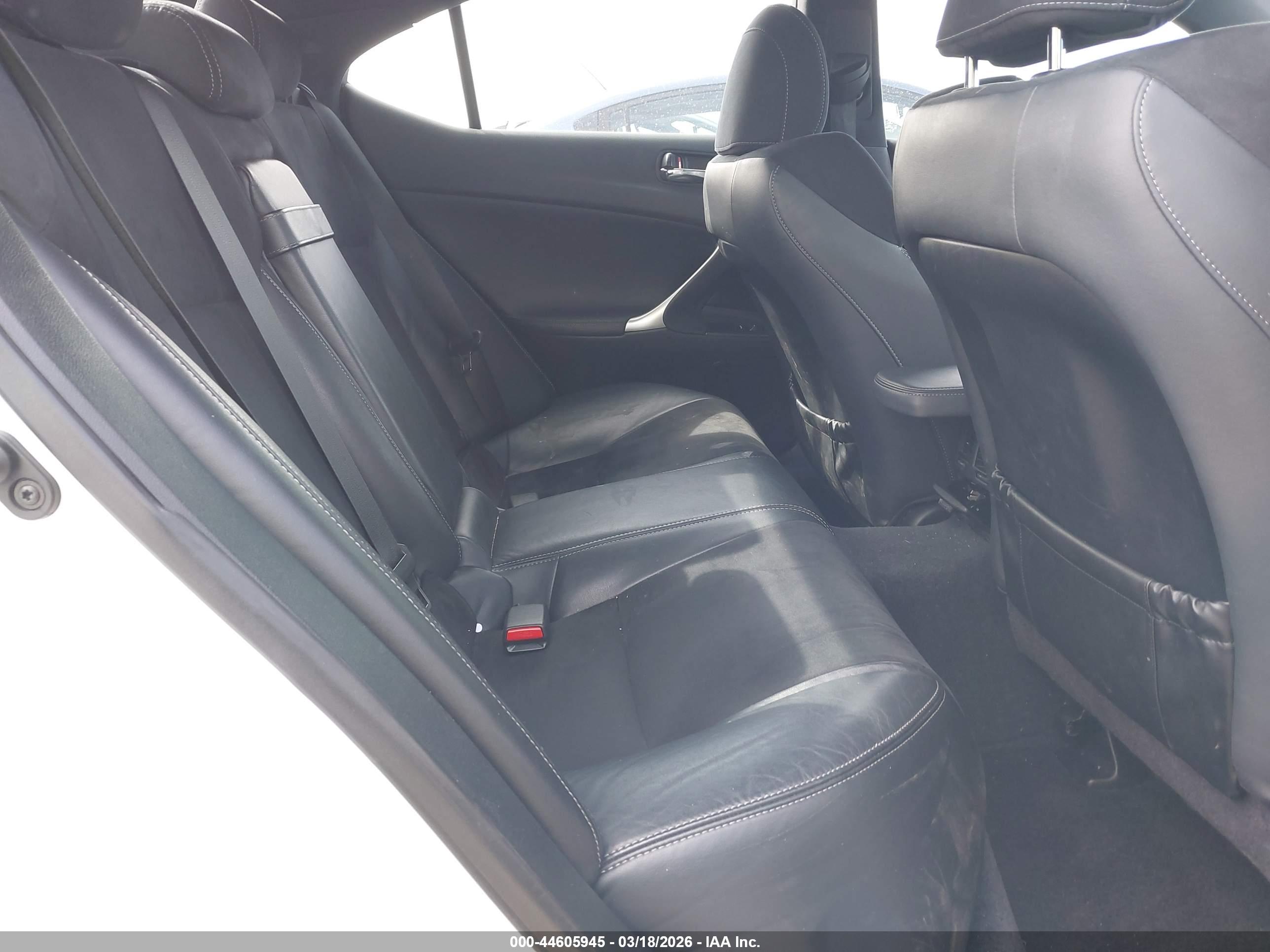 LEXUS IS image 8