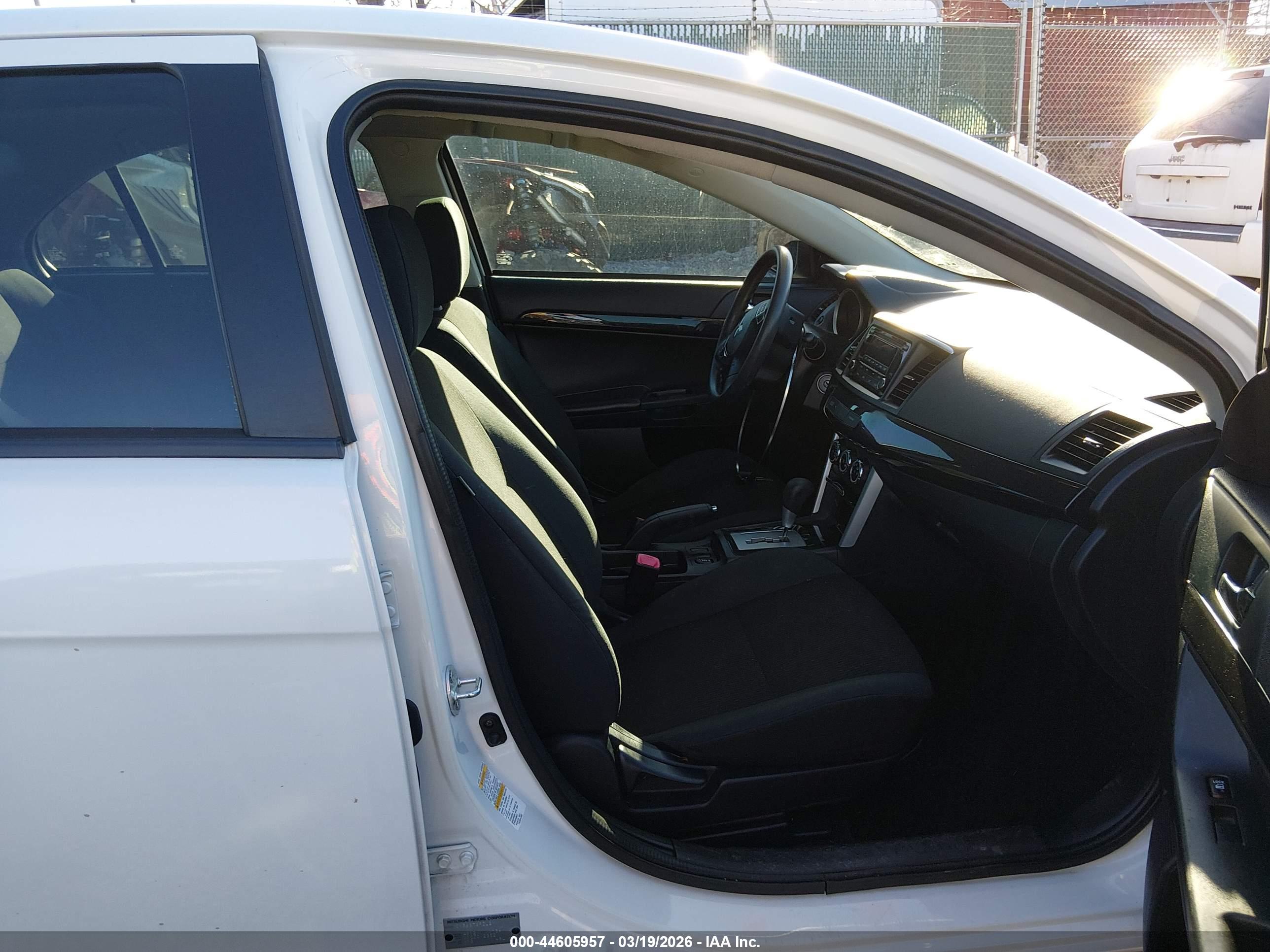 MITSUBISHI LANCER image 5