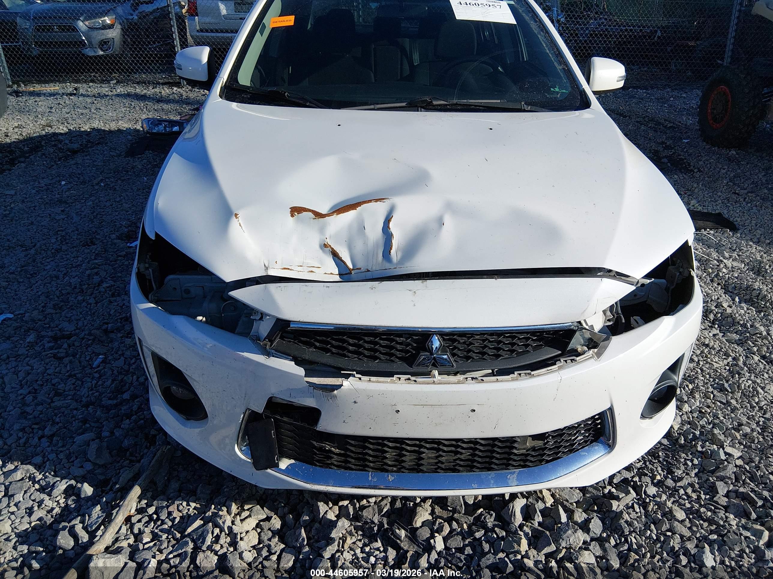 MITSUBISHI LANCER image 6