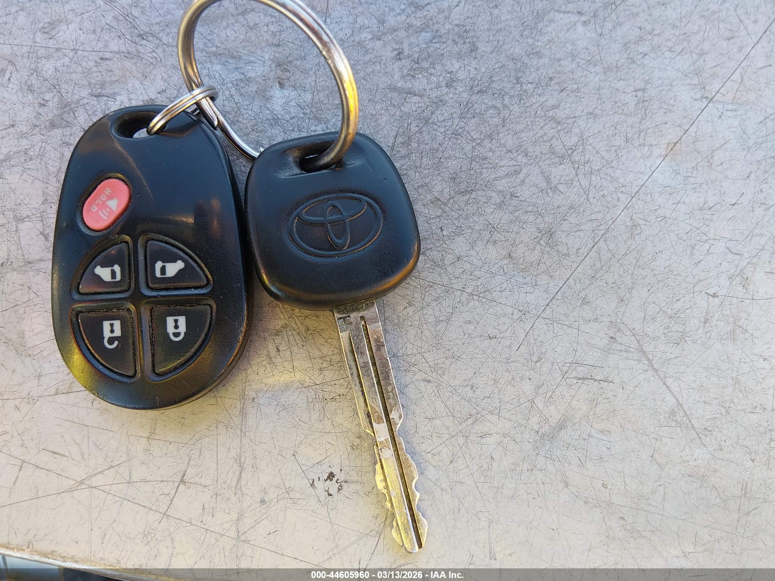TOYOTA SIENNA image 11