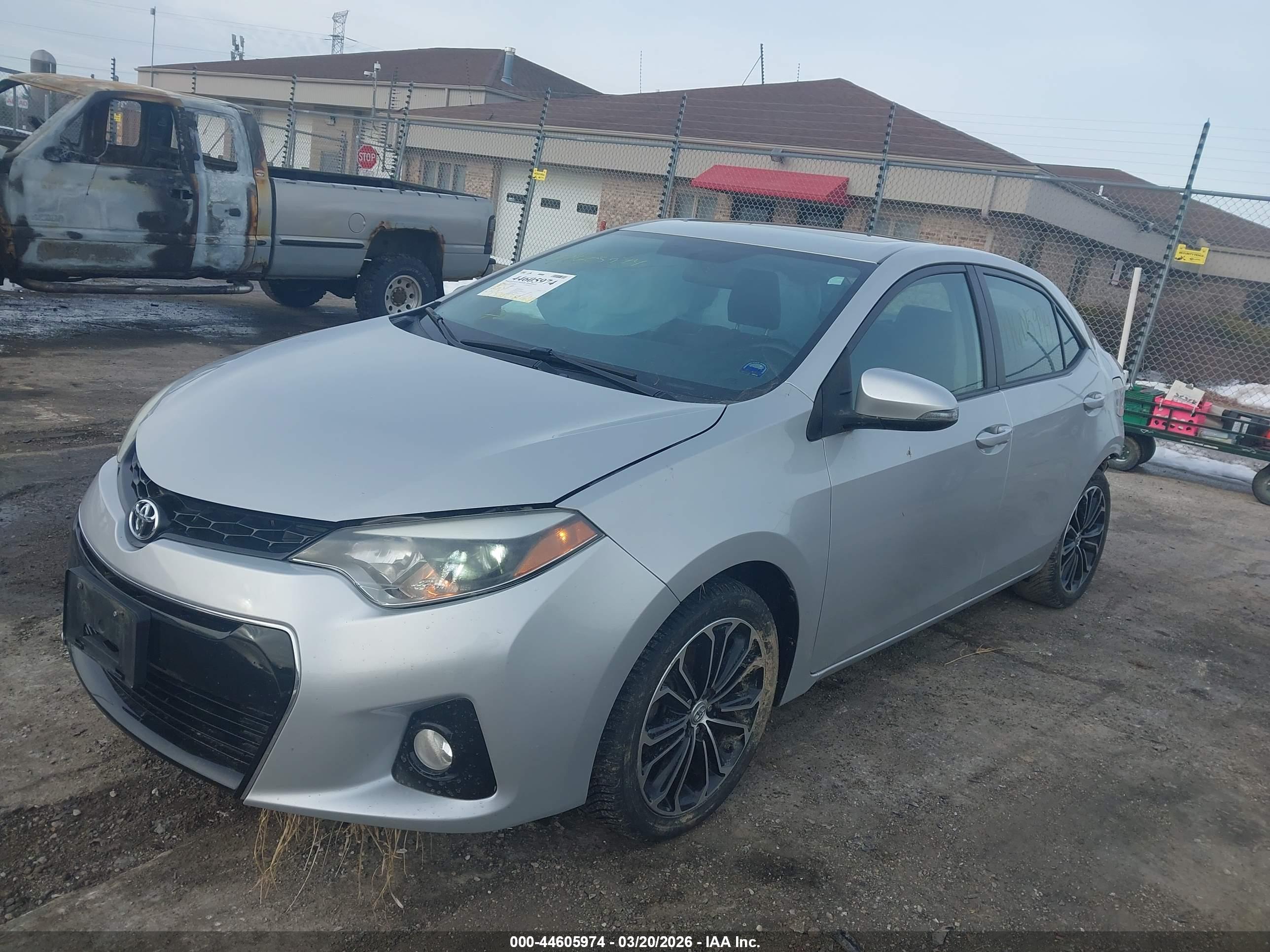 TOYOTA COROLLA image 2