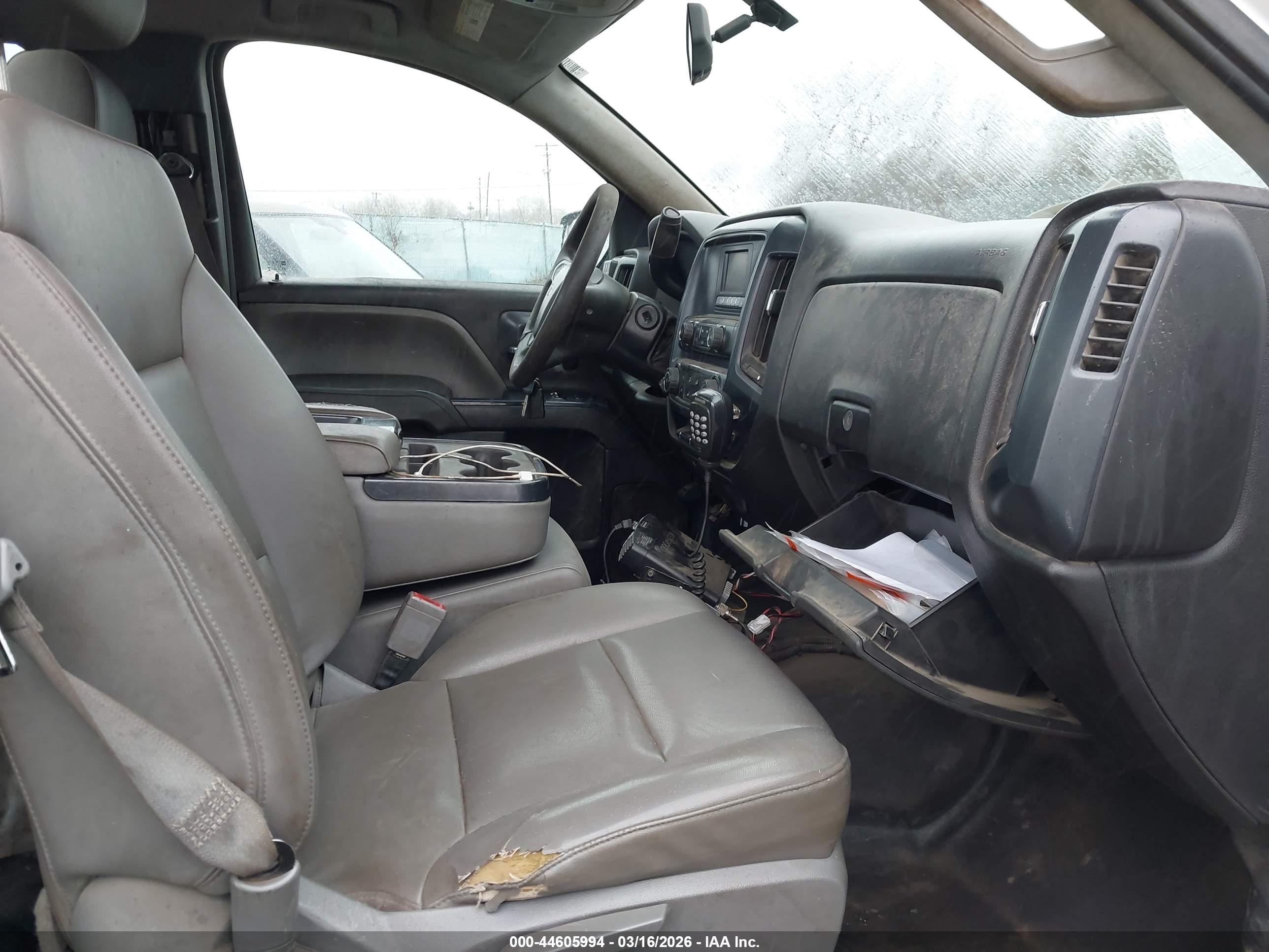 CHEVROLET SILVERADO image 5