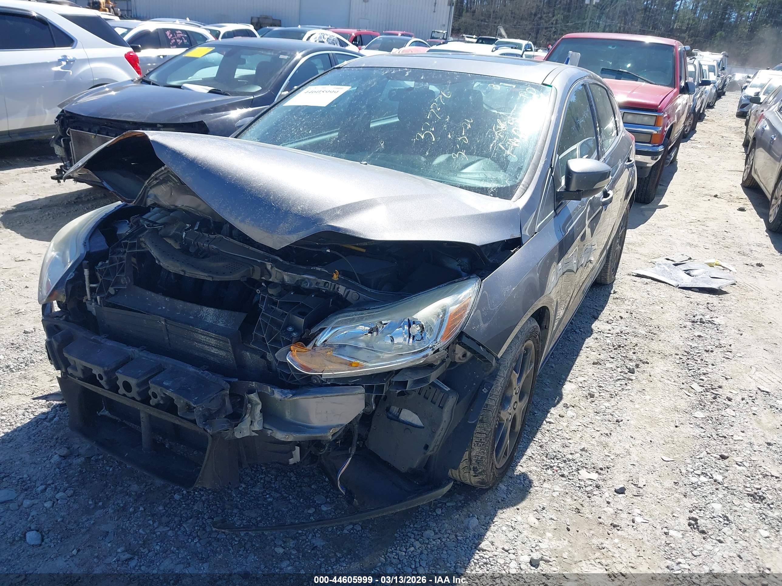 FORD FOCUS image 2