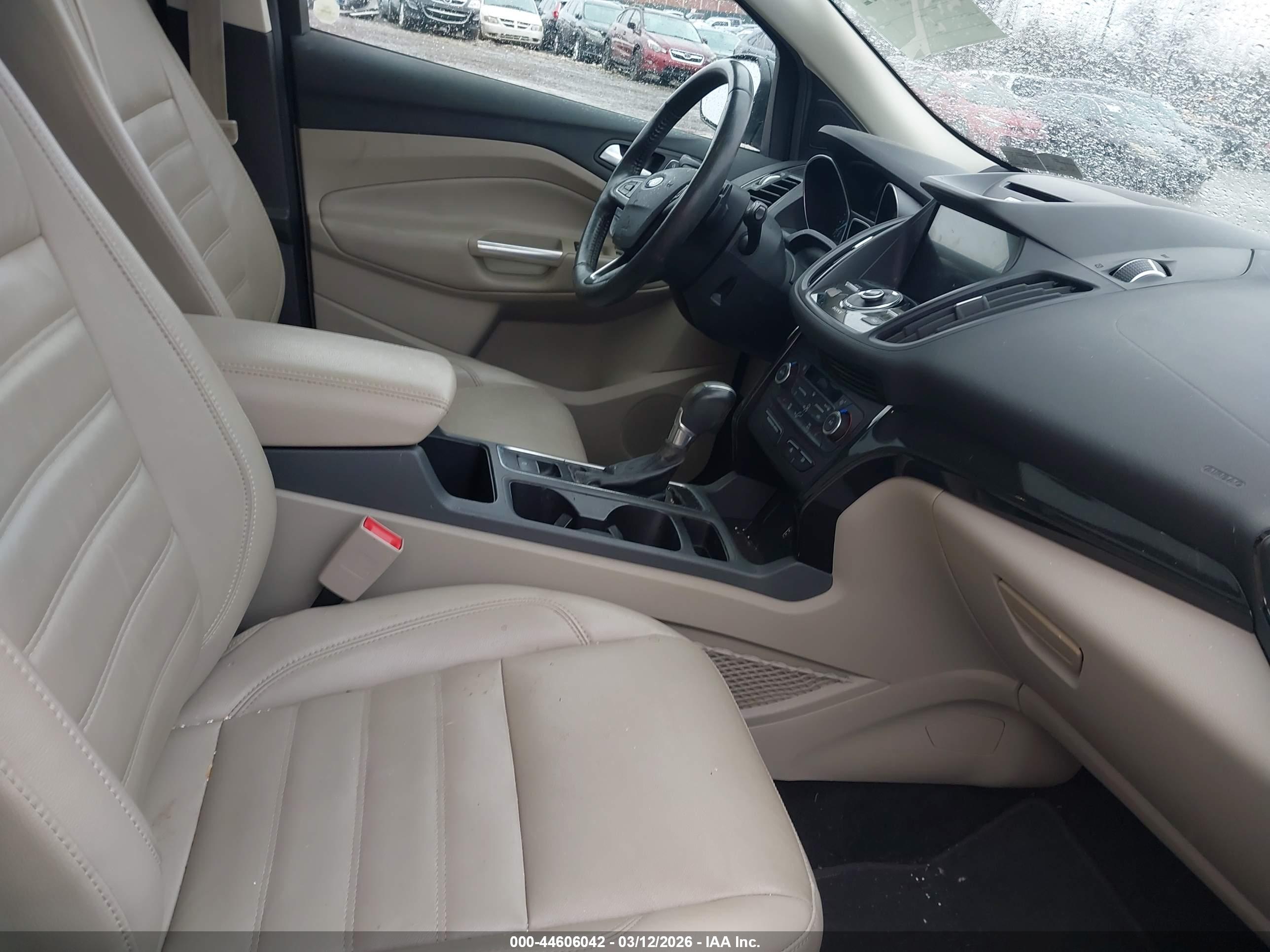 FORD ESCAPE image 5